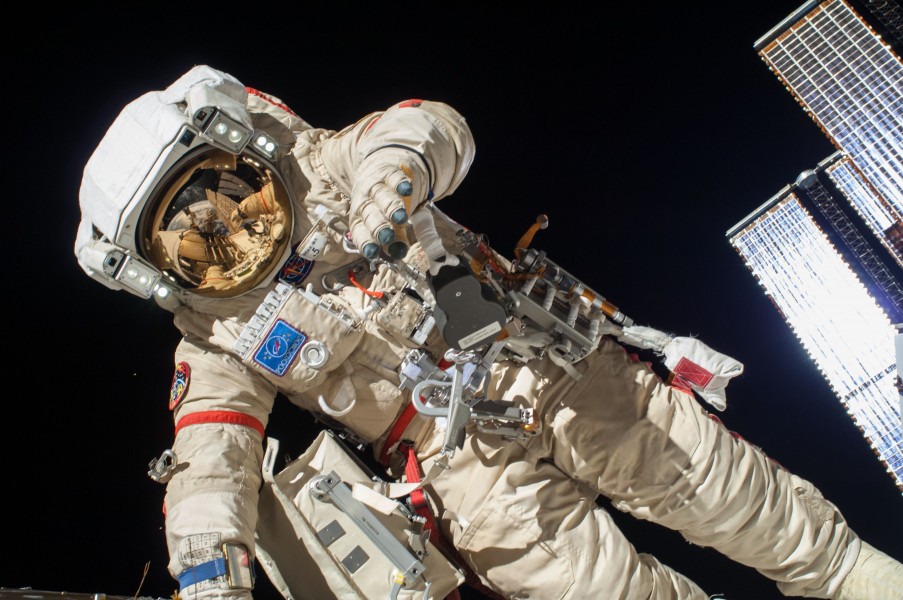 ISS-37 EVA (g) Oleg Kotov