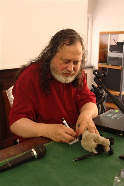 Richard Stallman - Autografo GNU Peluche - NODRM HTML5