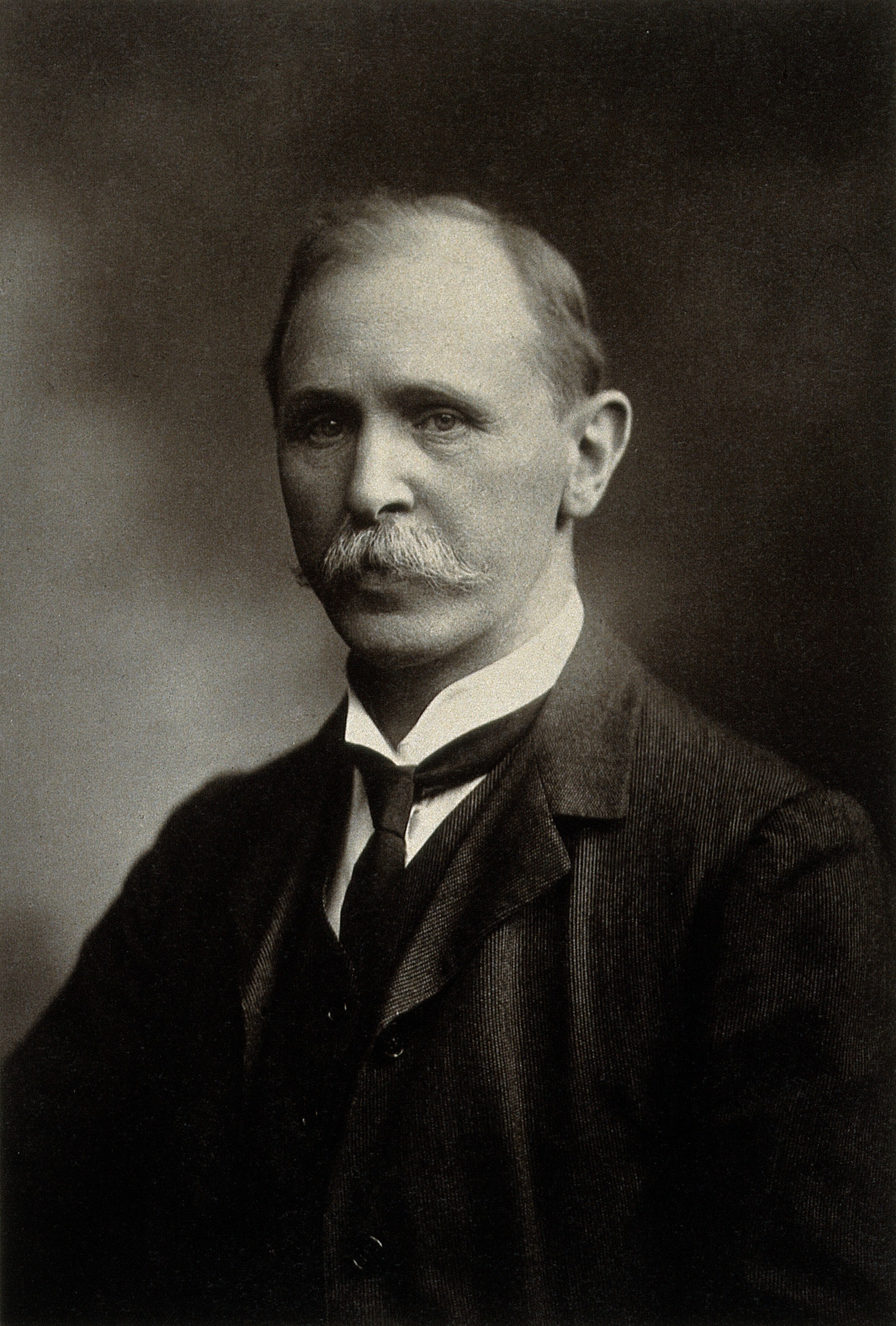 Walter Dowson. Photograph. Wellcome V0027822