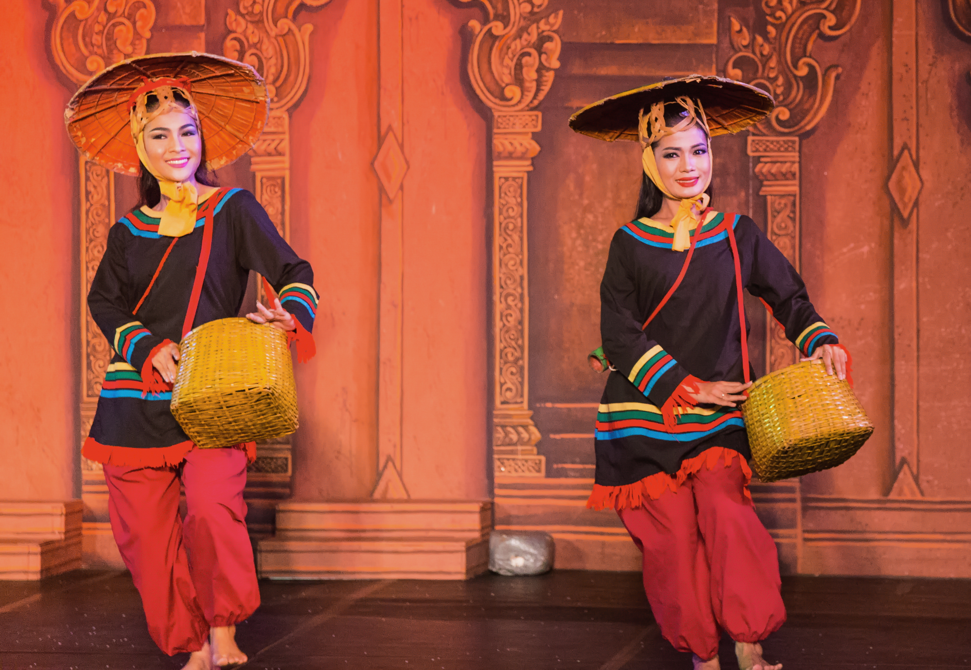 2016 Phnom Penh, Tradycyjny Kambodżański Pokaz Tańca (163)