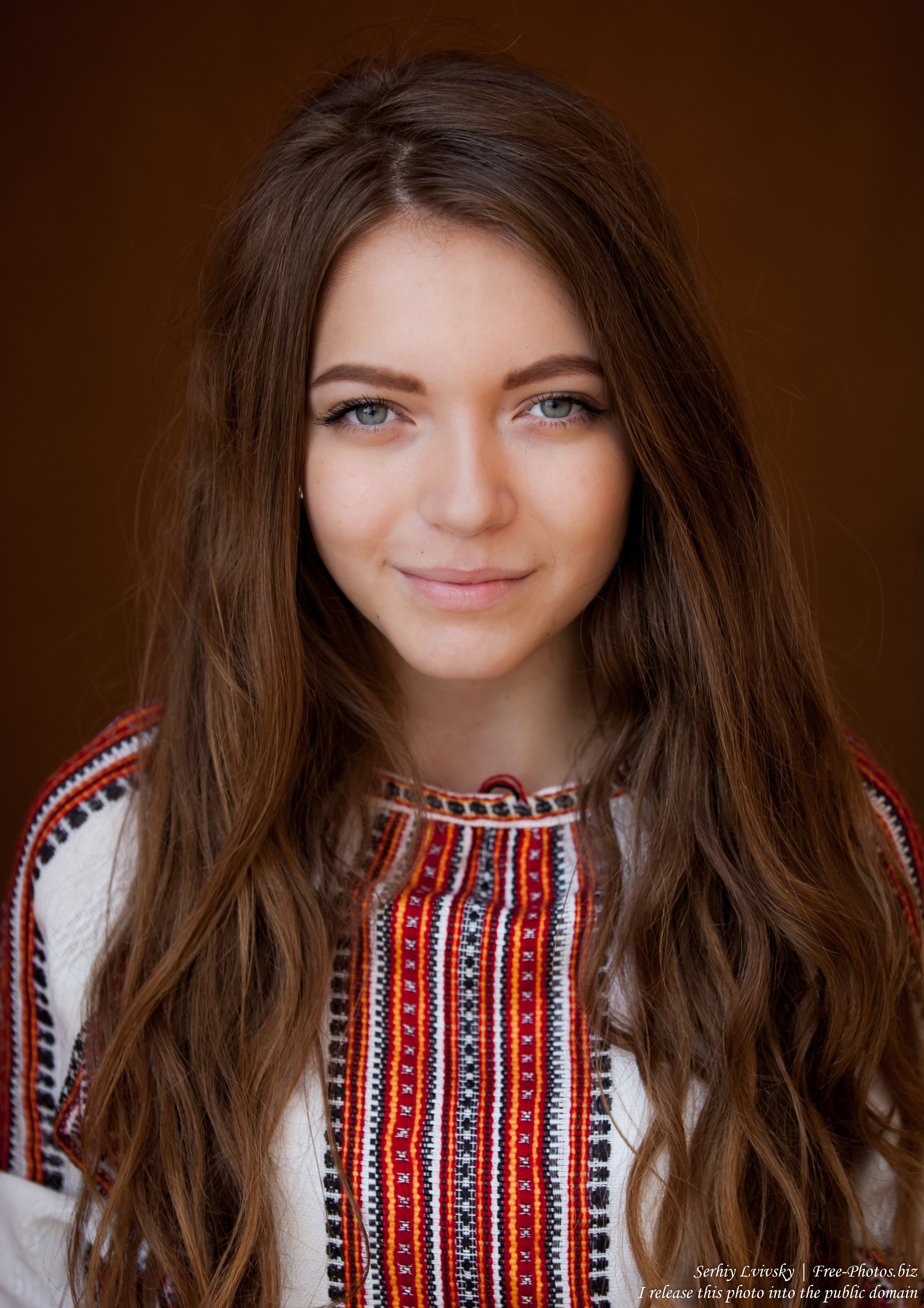 a 15-year-old girl photographed in September 2015 by Serhiy Lvivsky, picture 2