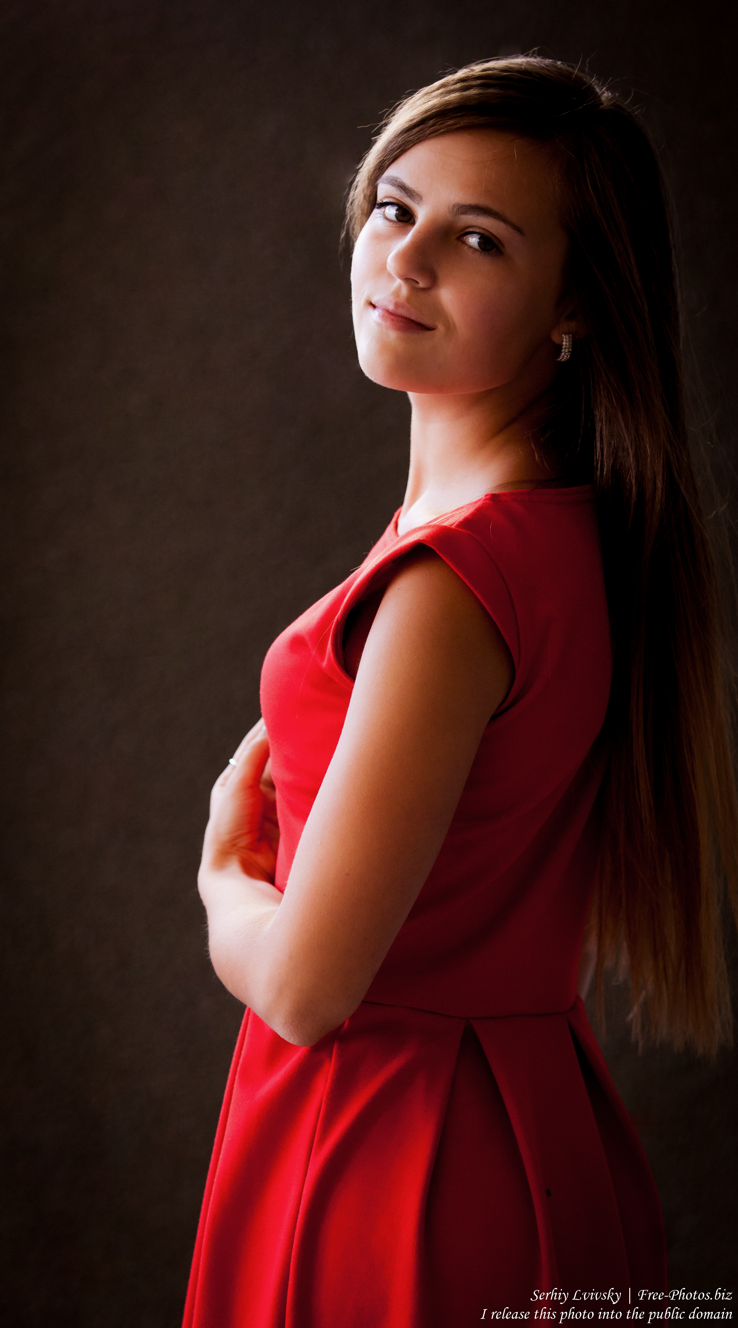 a 16-year-old girl in a red dress photographed by Serhiy Lvivsky in August 2015, picture 3