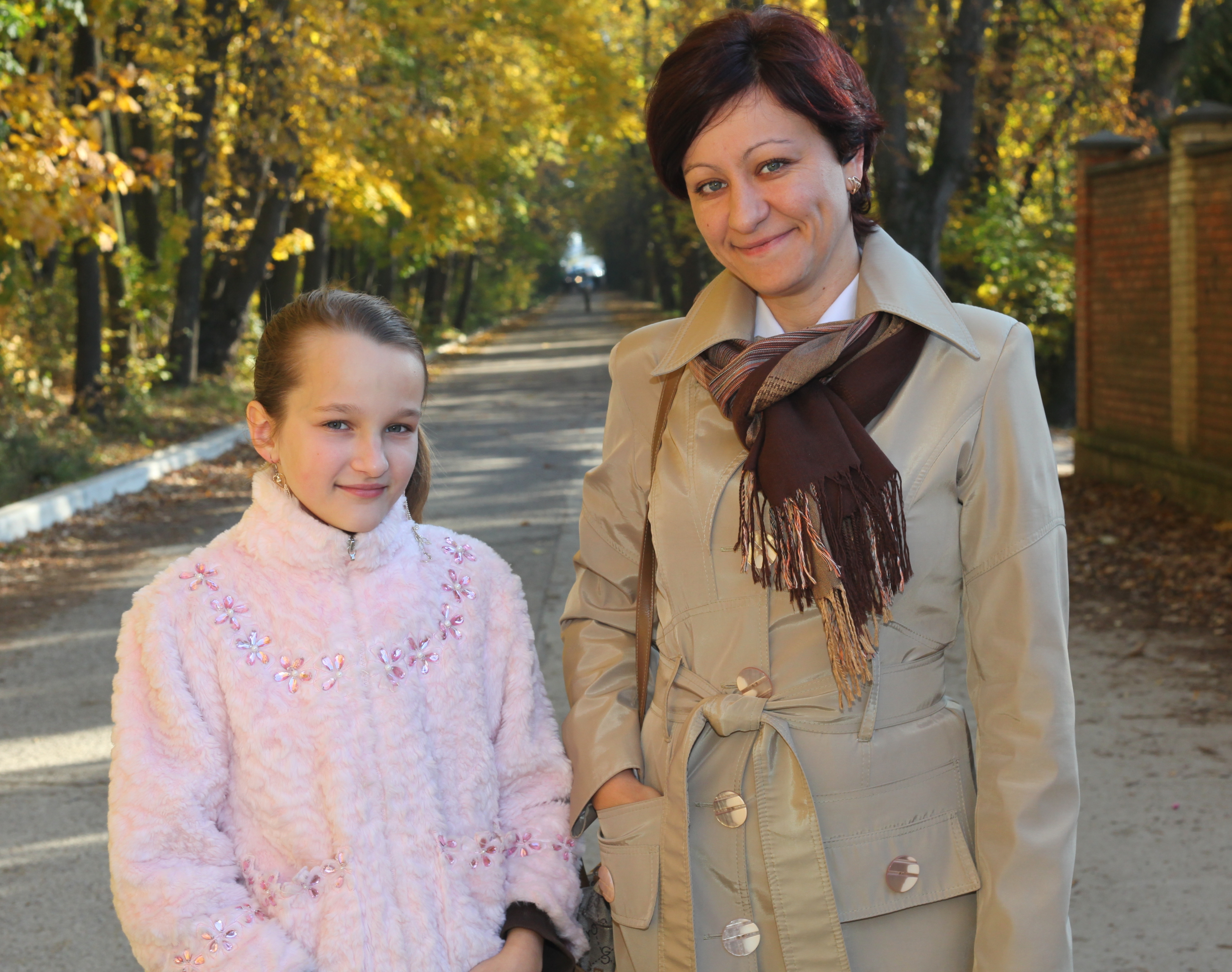 an exceptionally beautiful Catholic girl with her mother, picture 34