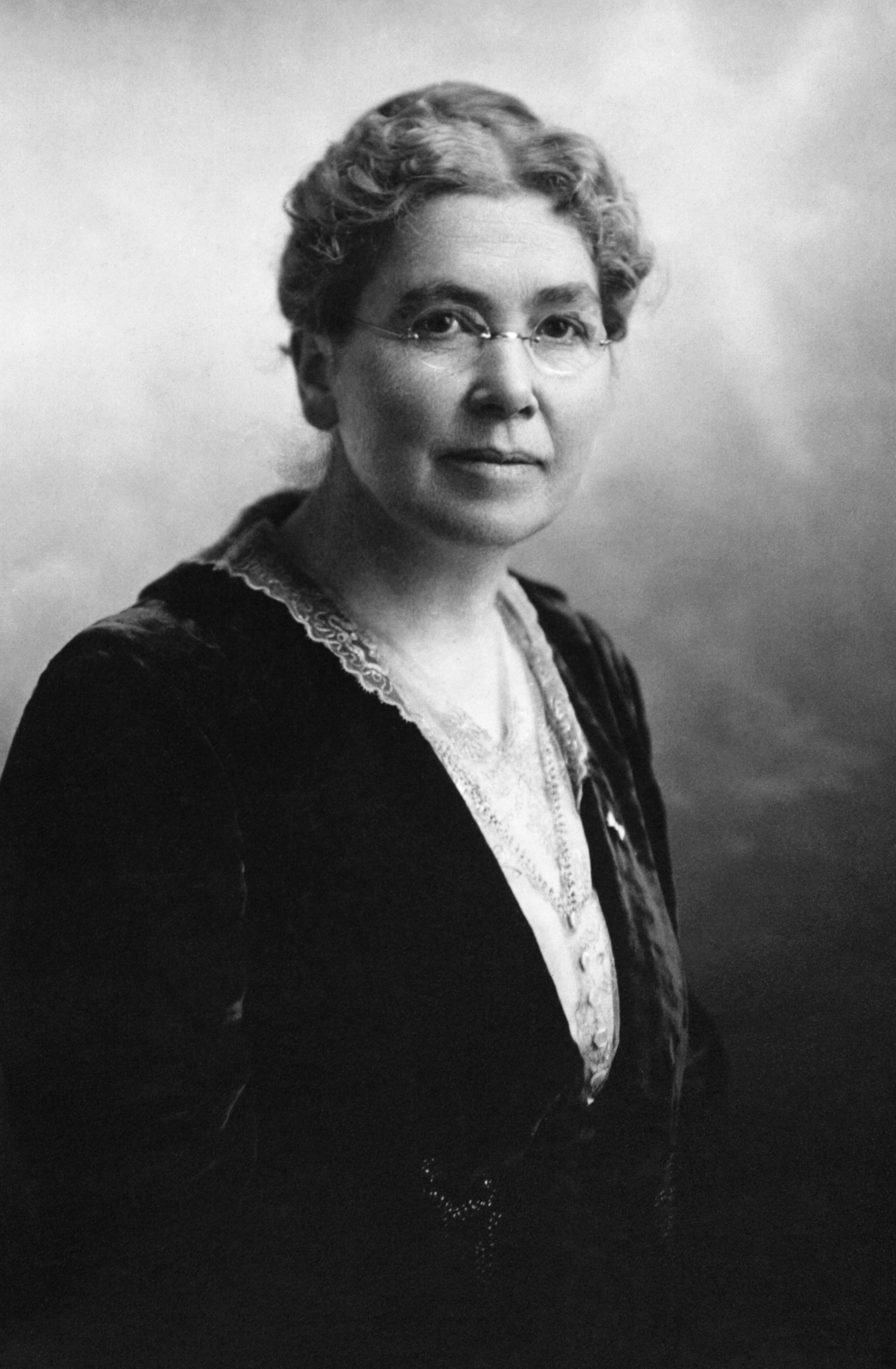 Louise McKinney 1917