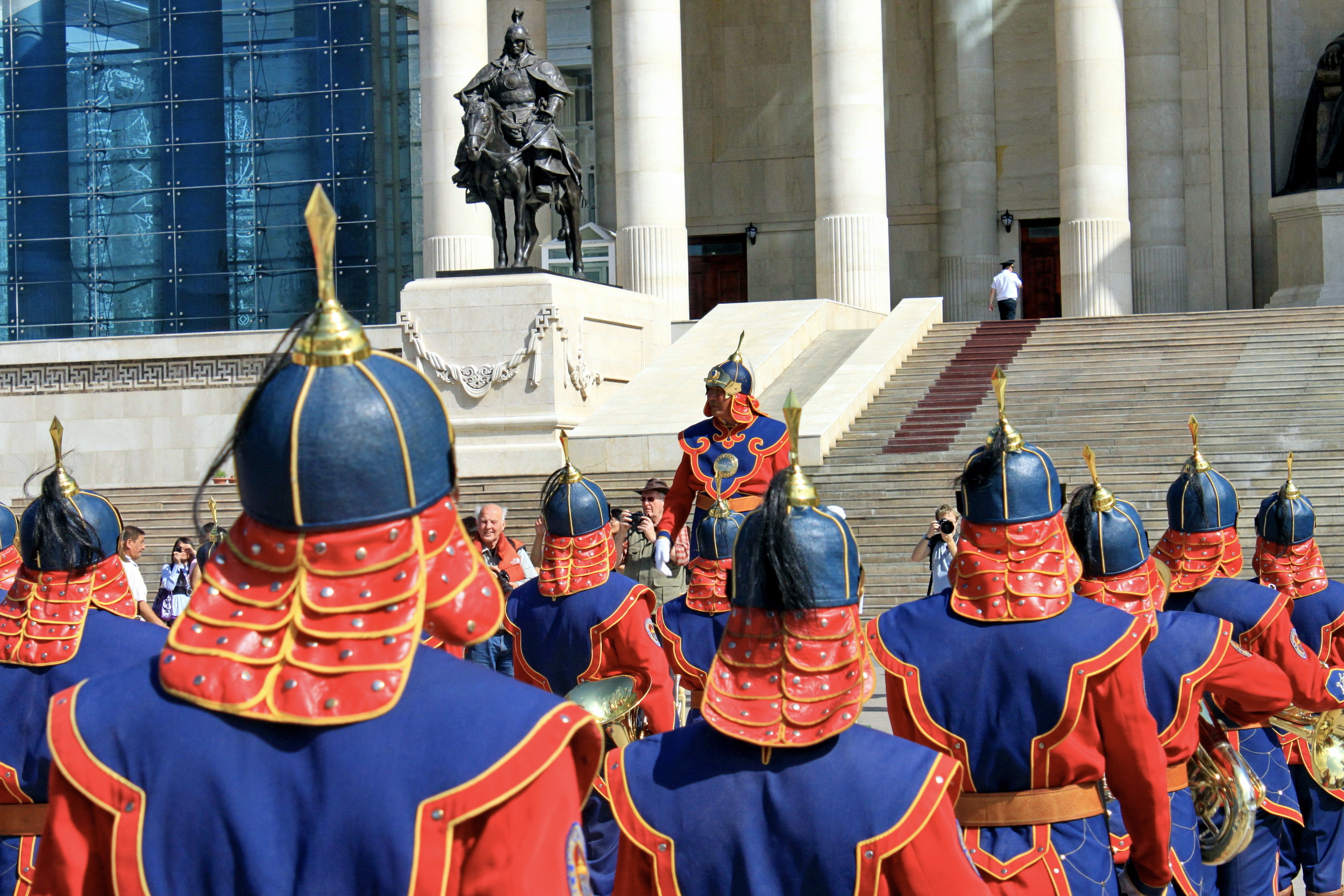 Orkiestra mongolskiej armii na placu Suche Batora w Ułan Bator 10