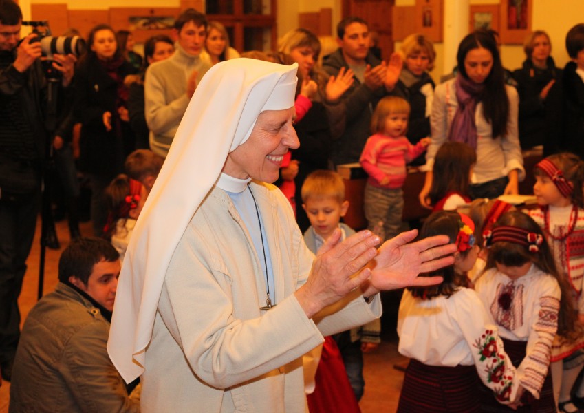 a nun at a Christian holiday celebration in a Catholic kindergarten, photo 1