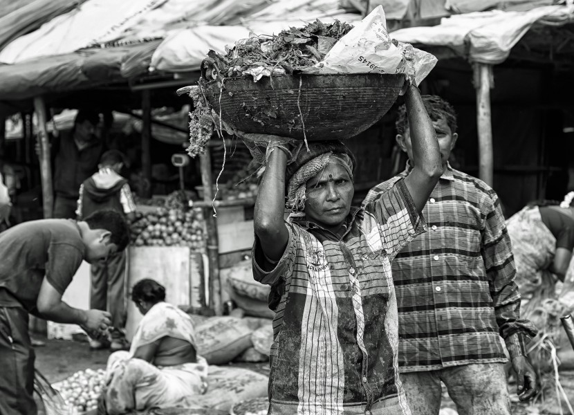 Early Morning at the KR Market (b&w) (15004502944)