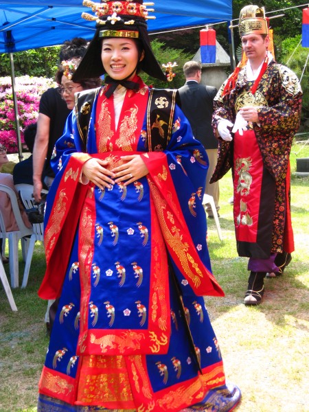 Korean royal costume for queen-Jeogui and daesu-03