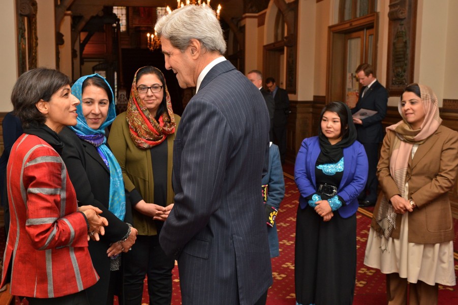 Secretary Kerry Meets With Afghan Women (10873326624)