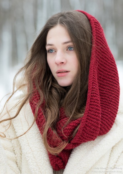 Sophia - a 17-year-old girl with blue eyes photographed by Serhiy Lvivsky in January 2022, picture 23