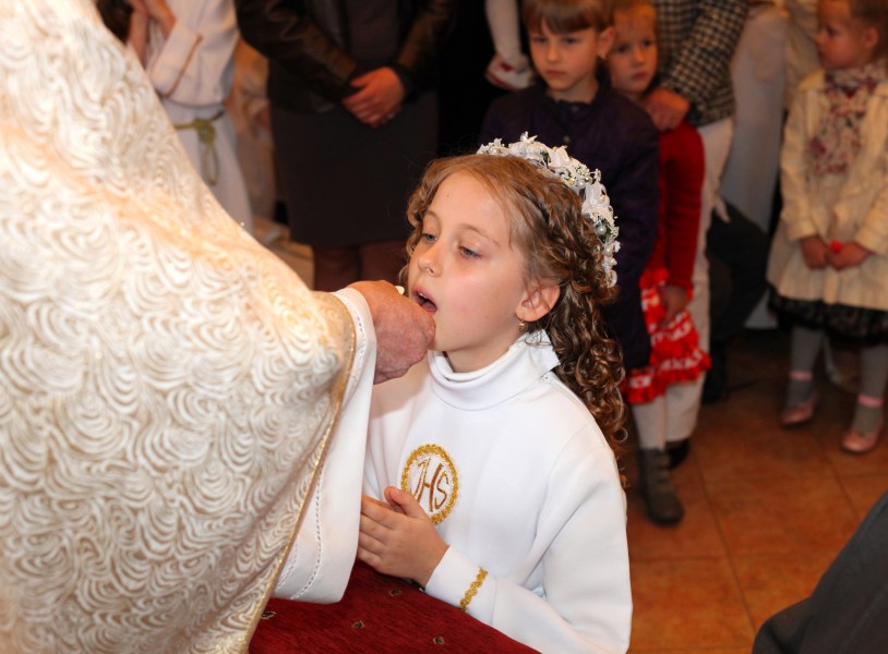 the first Holy Communion for children in May 2013, picture 2 out of 5