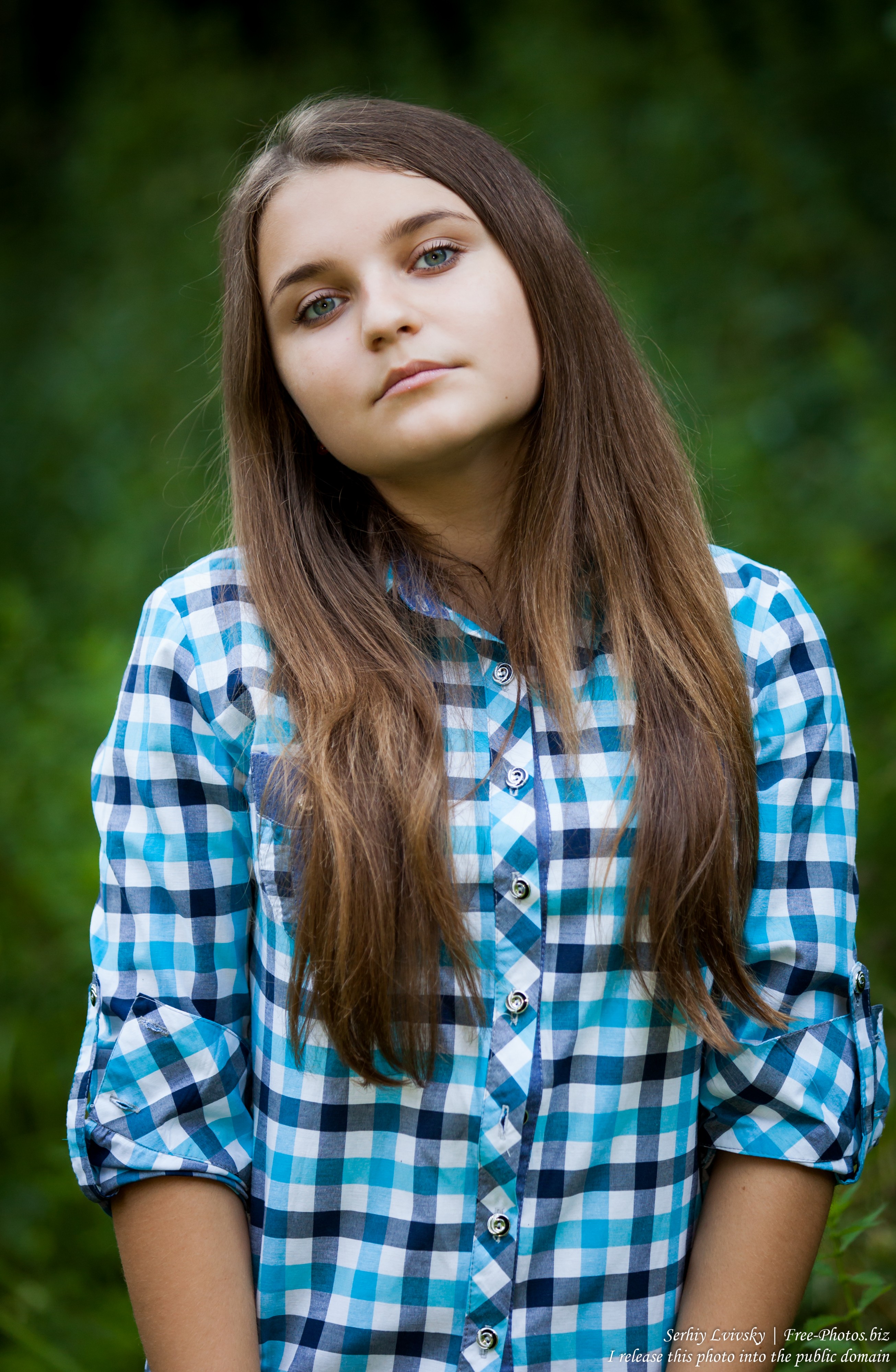 a 14-year-old girl photographed in August 2015 by Serhiy Lvivsky, picture 7