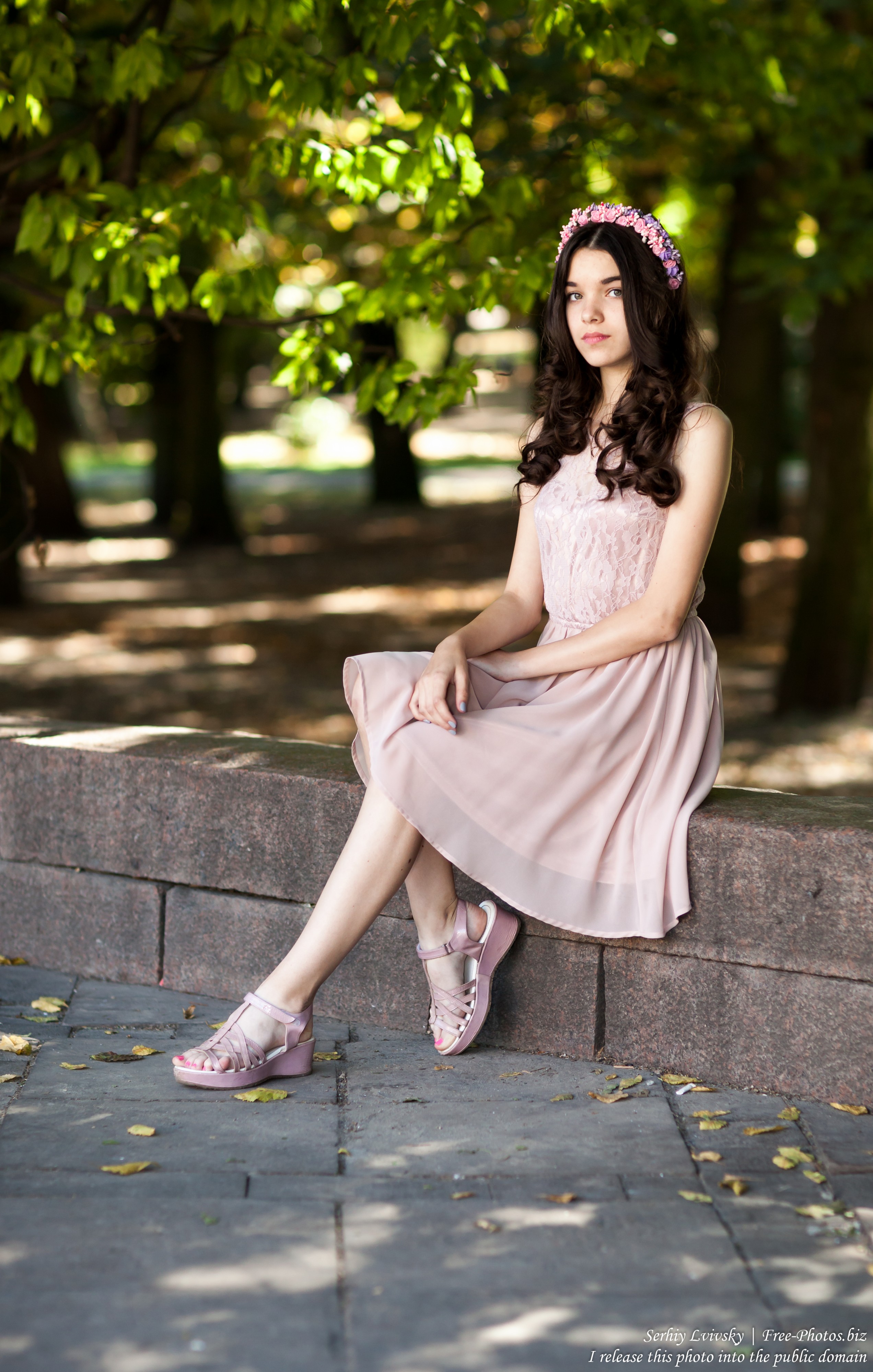 a young brunette girl photographed in September 2016 by Serhiy Lvivsky, picture 4