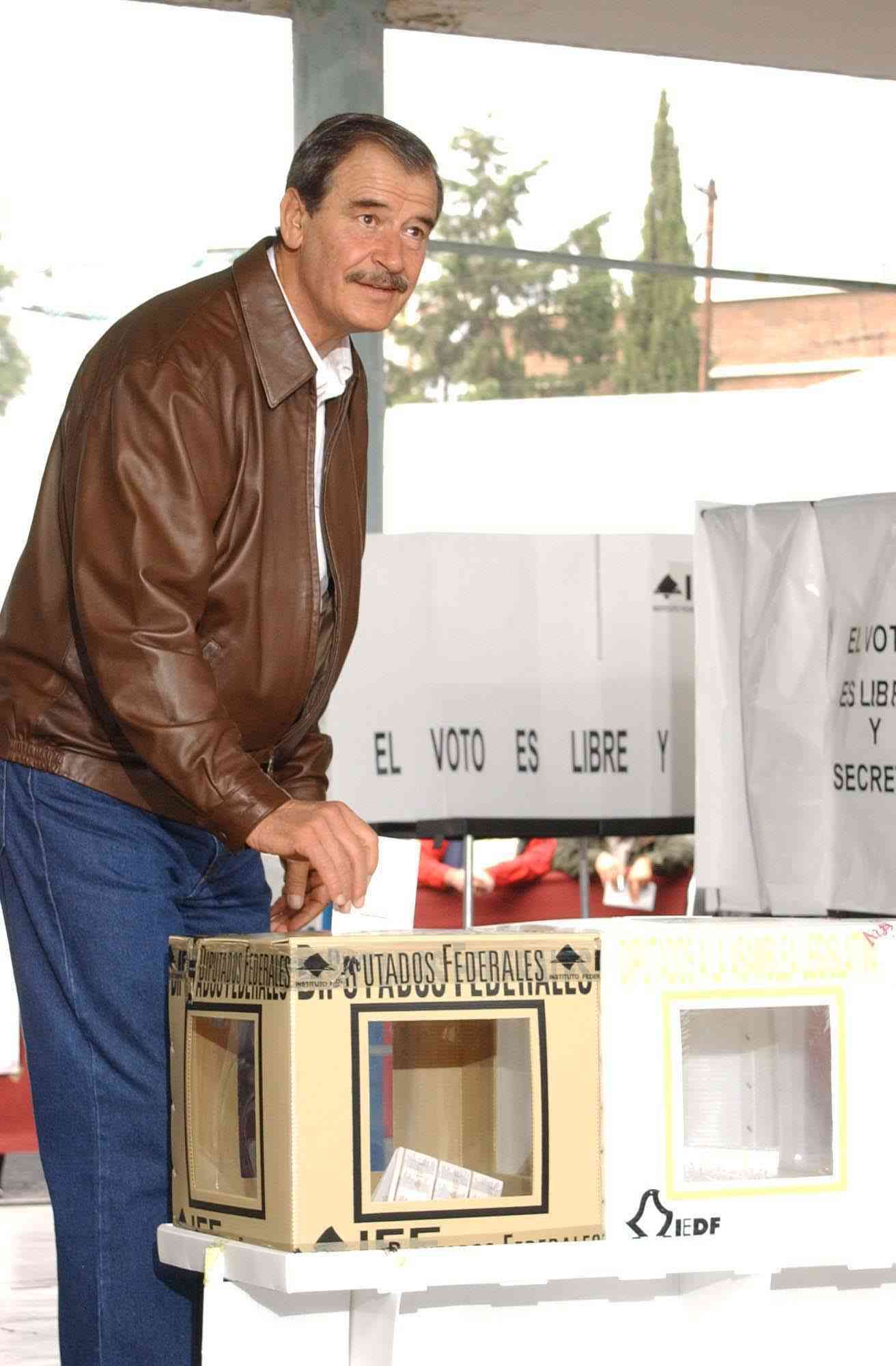 Vicente Fox voting