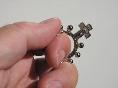 Using basque ring rosary