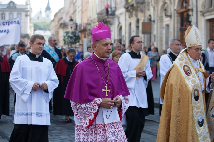 Mieczysław Mokrzycki at a Catholic procession in Lviv, Ukraine in September 2014, picture 7