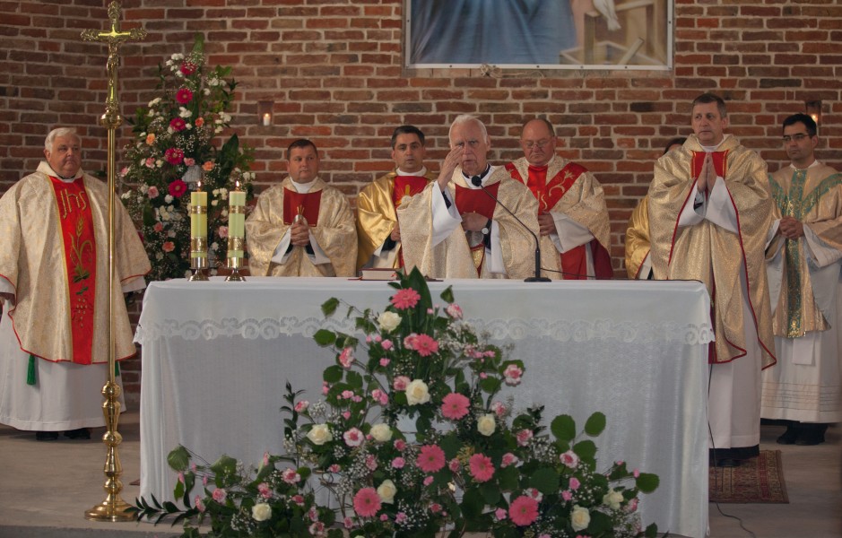 a Holy Mass in a church in September 2014, picture 1