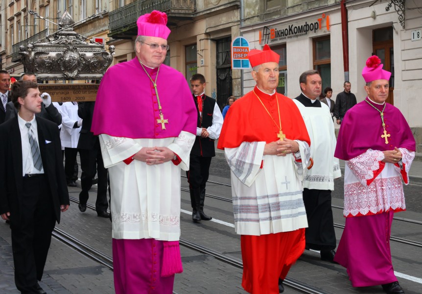 Catholic priests during a celebration, photo 3