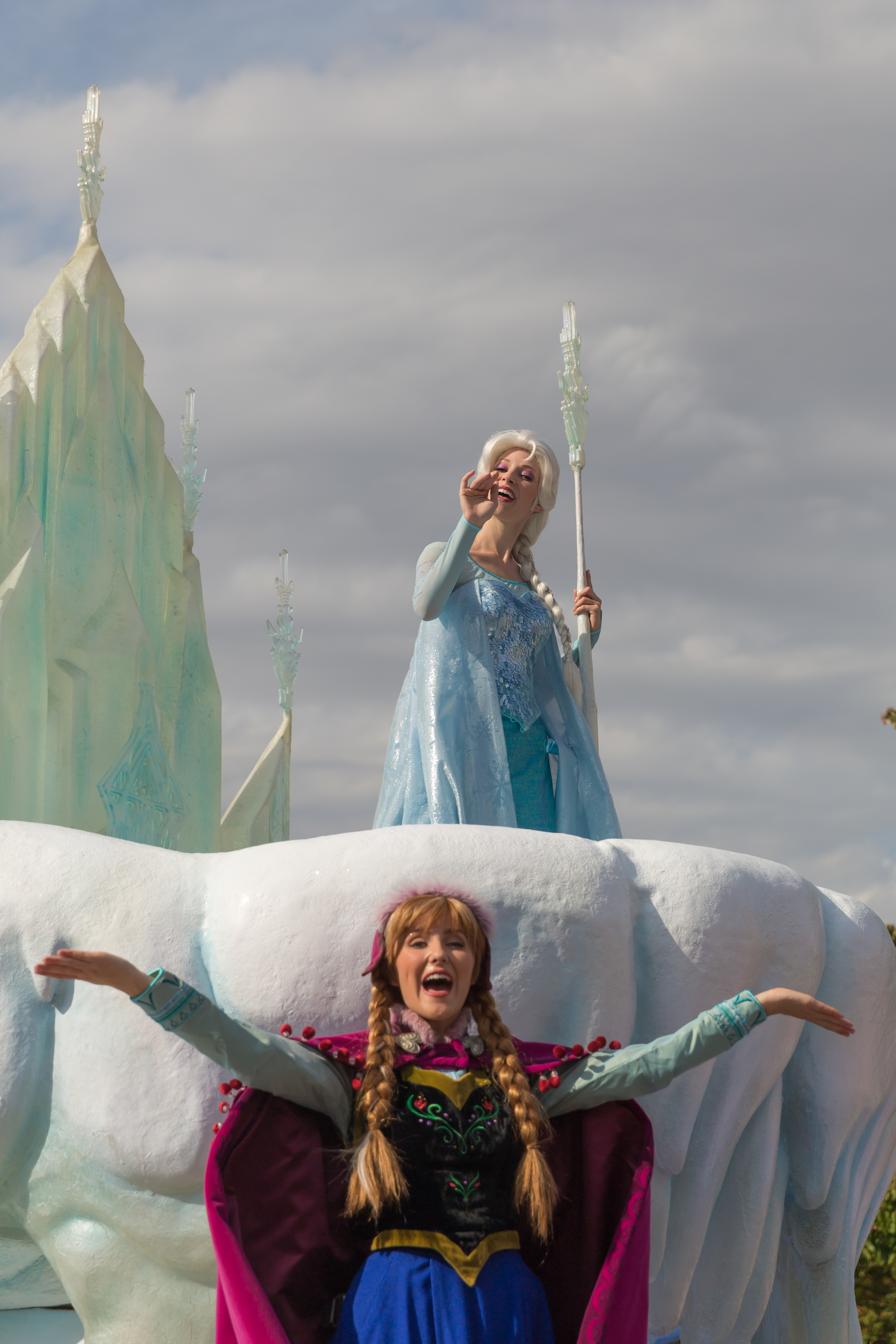 Anna et Elsa - La Reine des neiges - 20150803 16h44 (10808)