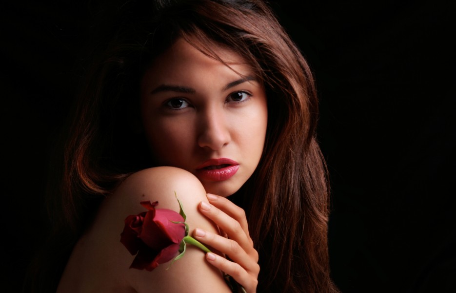 Jackie Martinez with a rose 01