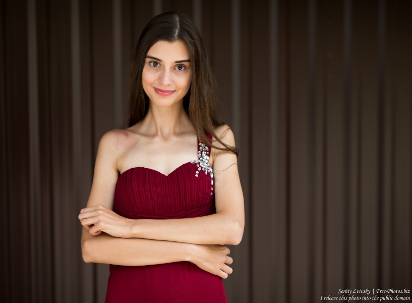 Olesya - a 19-year-old woman photographed in July 2019 by Serhiy Lvivsky, picture 13