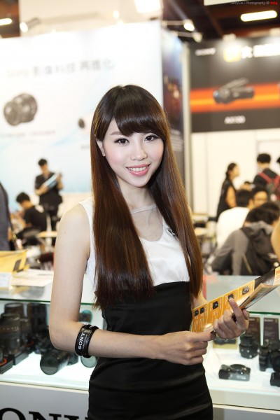 Sony promotional models at TIDPMEE 20141018a