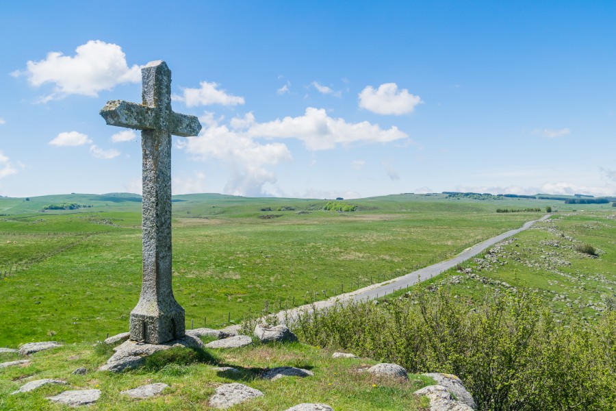 Cross near Lac de Saint-Andéol 01