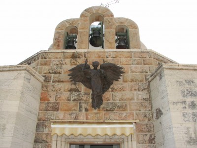 Bethlehem is a Palestinian town in the central West Bank of the Jordan River, near Israel and approximately 8 km south of Jerusalem, with a population of about 30,000 people. The Hebrew Bible identifies Beit Lehem as the city David was from and the location where he was crowned as the king of Israel. The New Testament Gospels of Matthew and Luke identify Bethlehem as the birthplace of Jesus of Nazareth. The town is inhabited by one of the oldest Christian communities in the world, though the size of the community has shrunk due to emigration. Bethlehem has gone from being 90 to 30% Christian because the town has lost most of its land to Israeli settlements – land once owned by the town's Christian families.<br>Name of photo's author: Free-Photos.biz<br>This photo was taken in: Bethlehem, Palestina