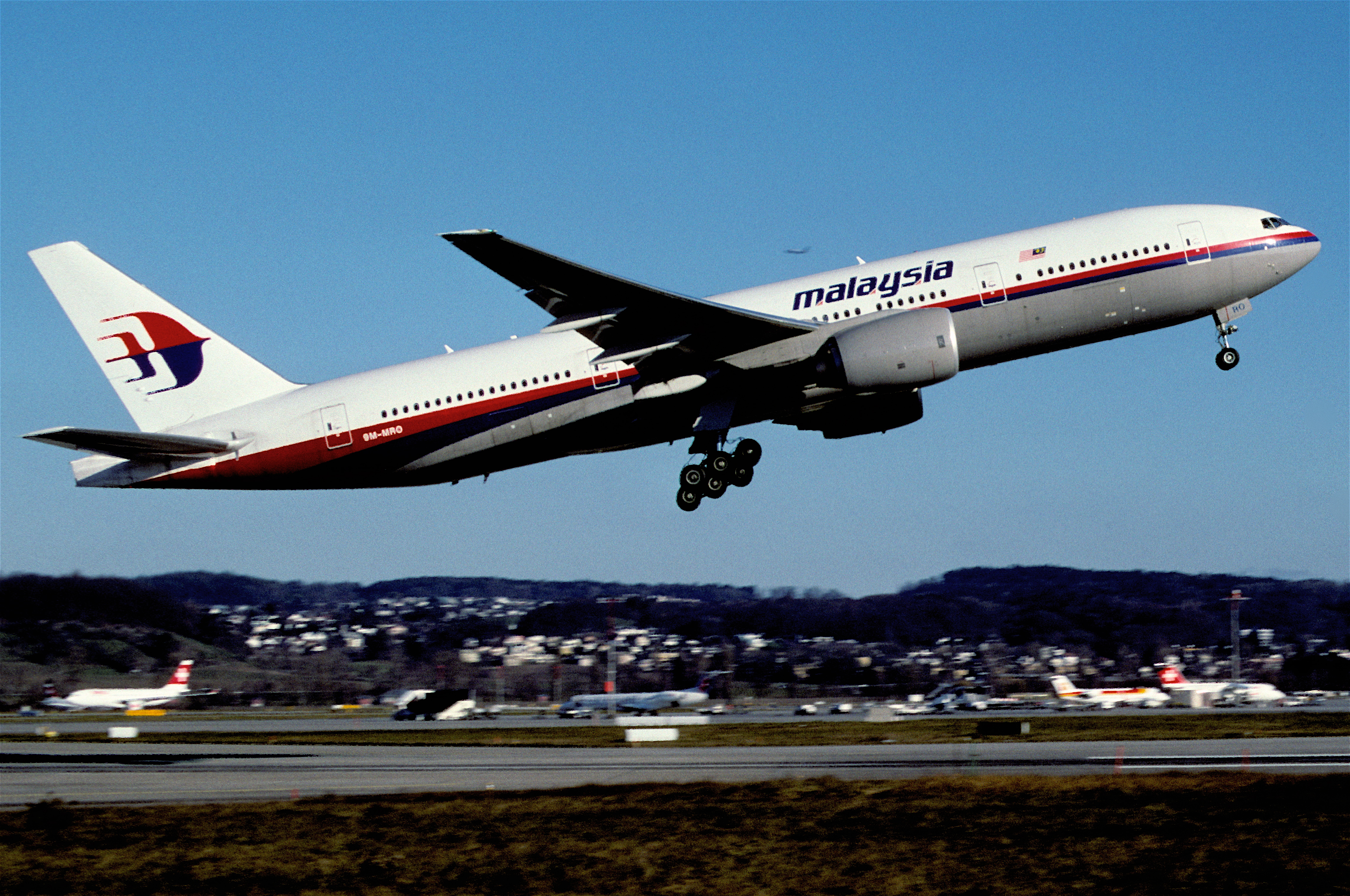 268ap - Malaysia Airlines Boeing 777-2H6ER; 9M-MRO@ZRH;07.12.2003 (5398092340)