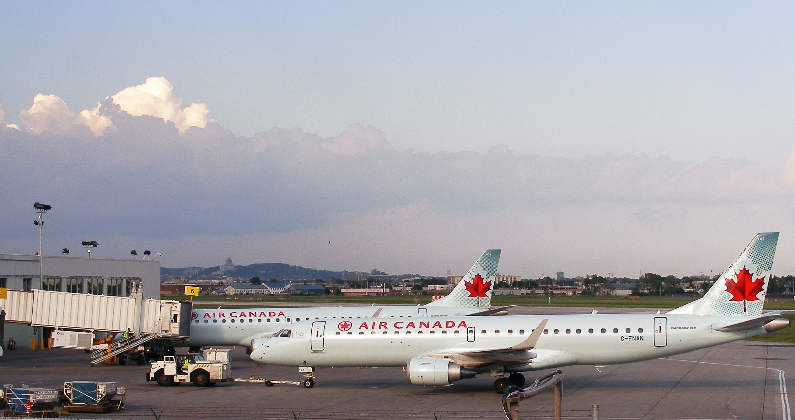 Aéroport de Montréal (YUL) (2589541832)