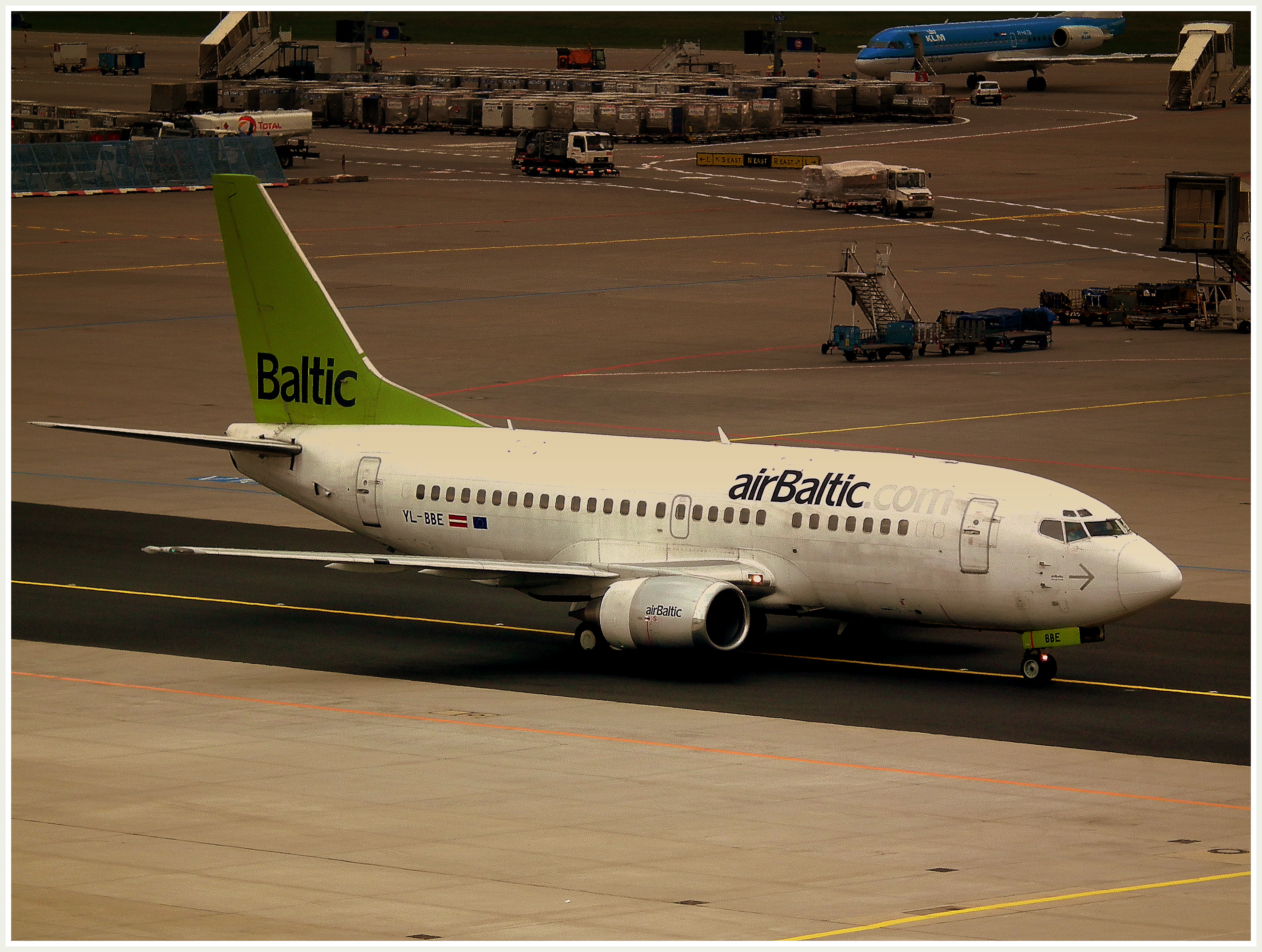 AIR BALTIC BOEING 737-500 AT FRAKFURT MAIN FLUGHAFEN GERMANY APRIL 2012 (7099610825)