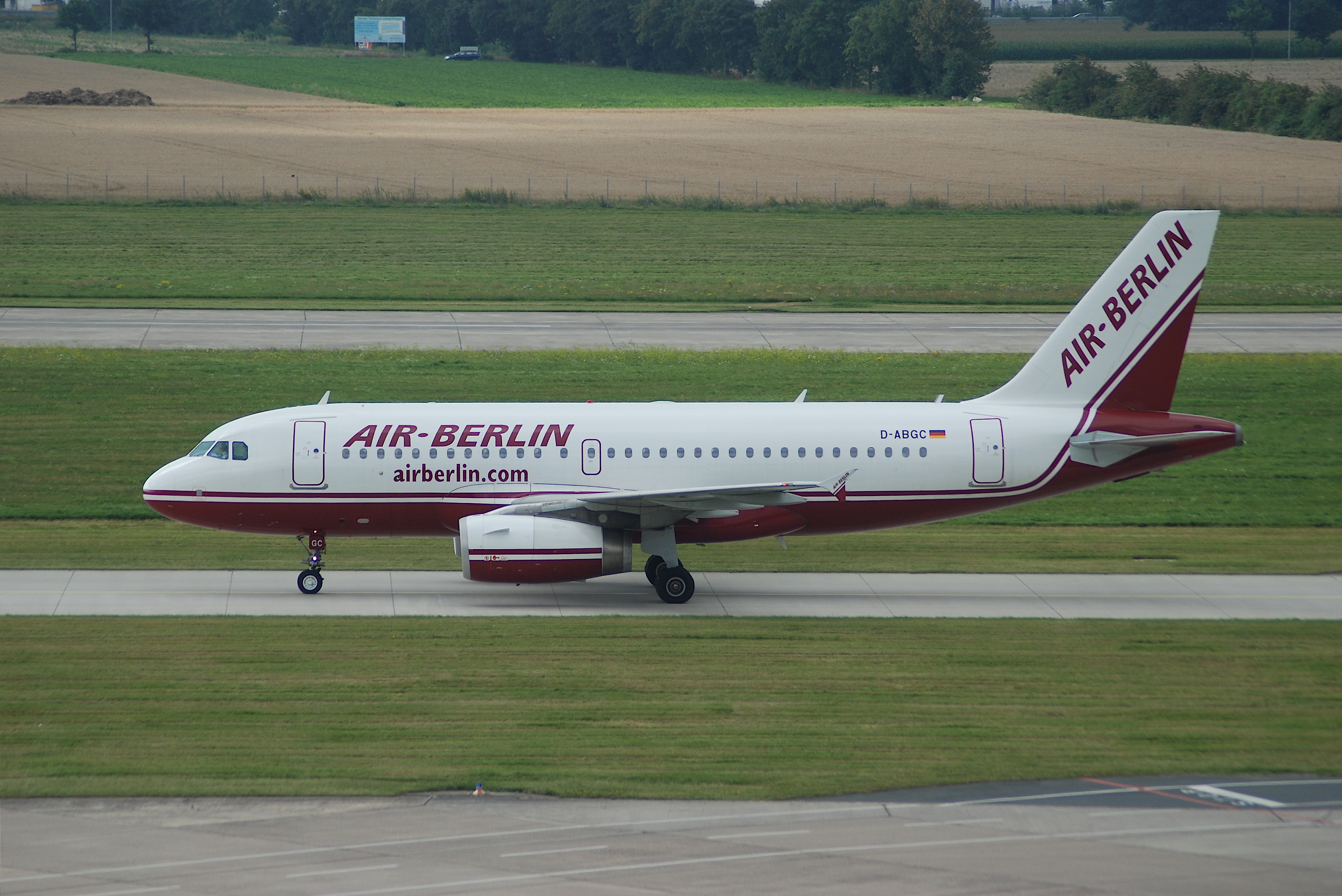 Air Berlin Airbus A319-132, D-ABGC@HAJ,27.07.2007-481bk - Flickr - Aero Icarus