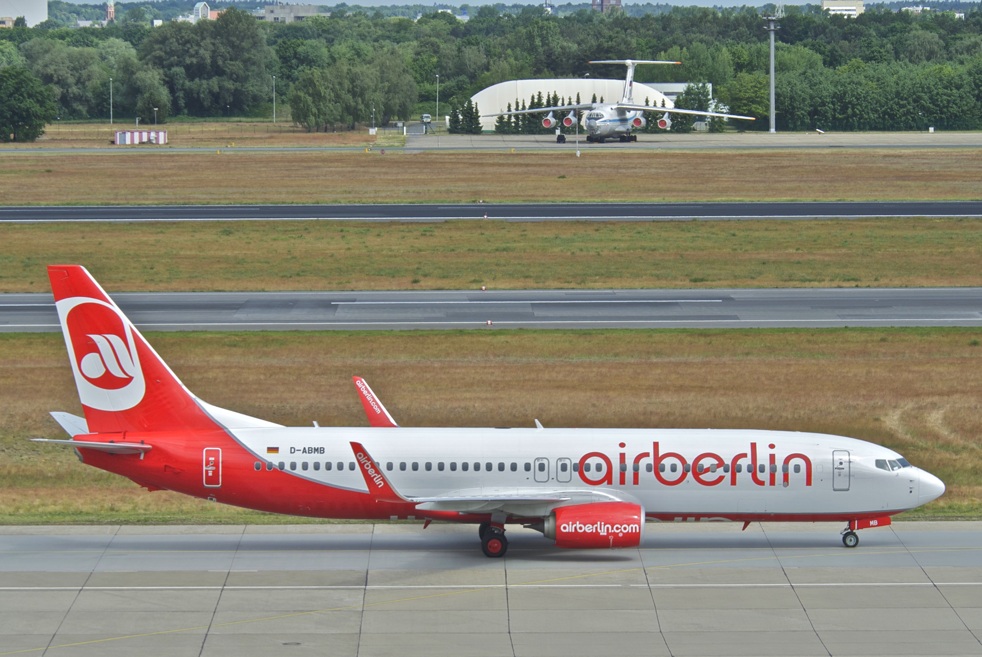 Air Berlin Boeing 737-800; D-ABMB@TXL;01.06.2012 653dg (7341378636)