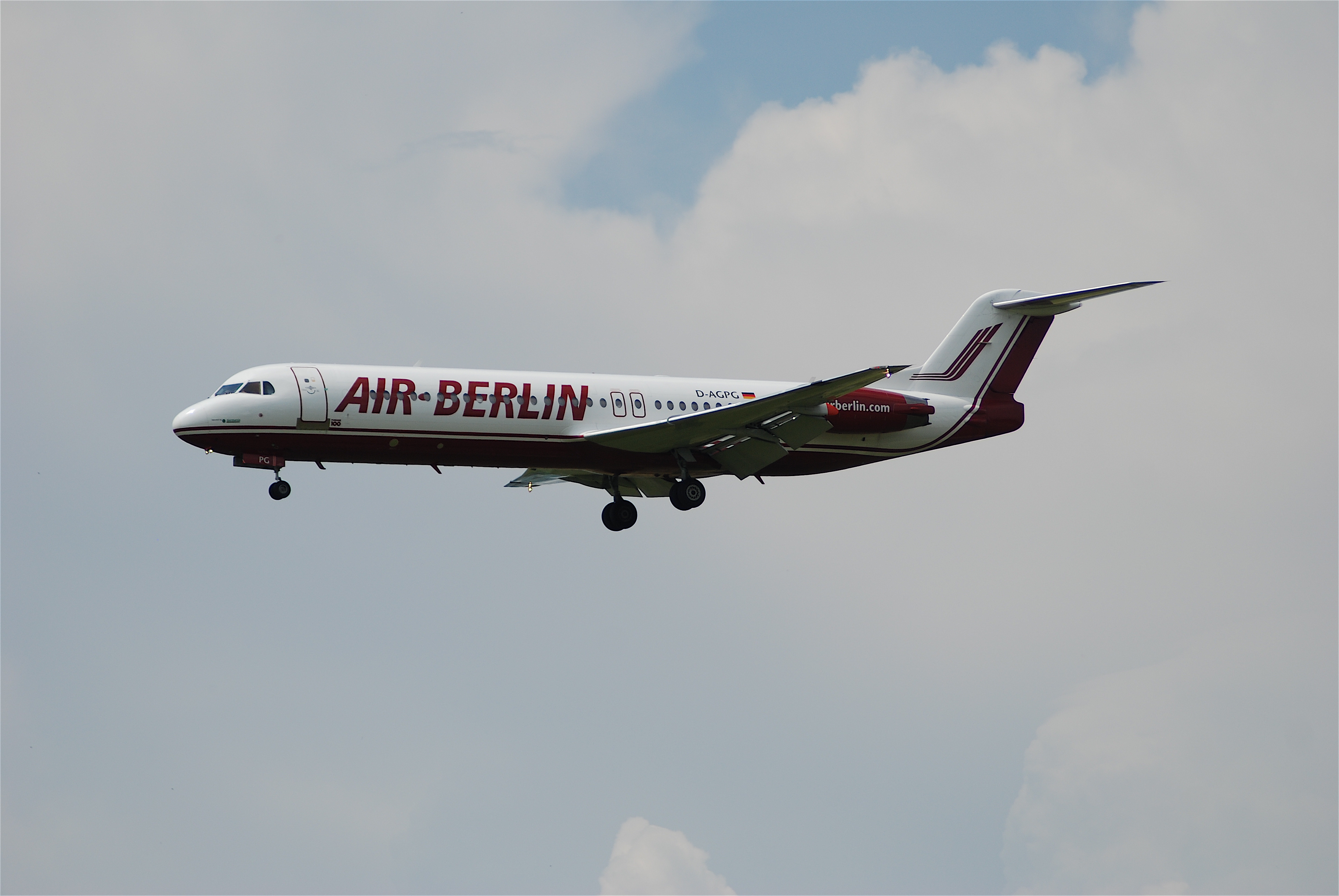 Air Berlin Fokker 100, D-AGPG@ZRH,09.06.2007-472ic - Flickr - Aero Icarus