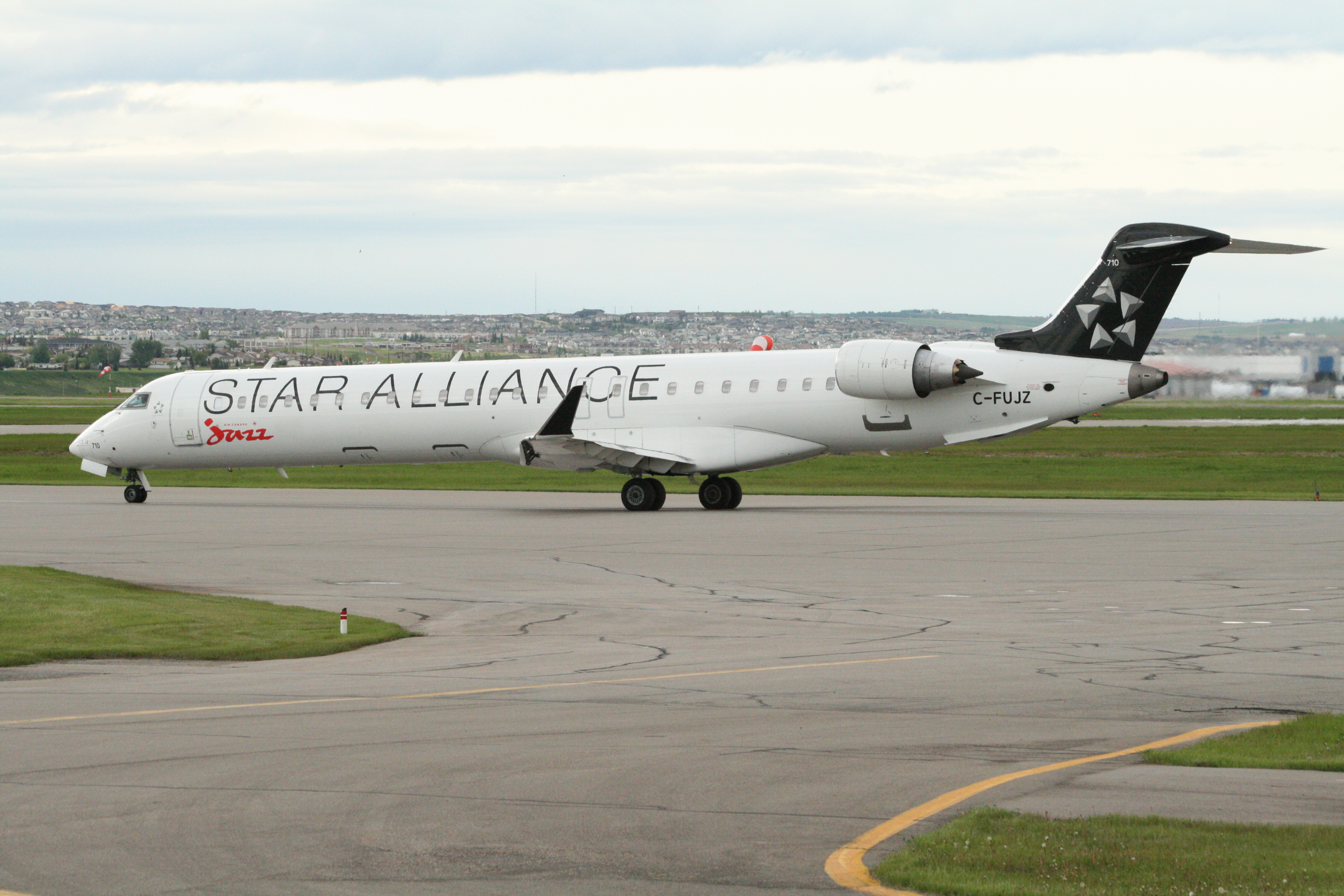 Air Canada Jazz Star Alliance CRJ-705ER C-FUJZ (2783189596)
