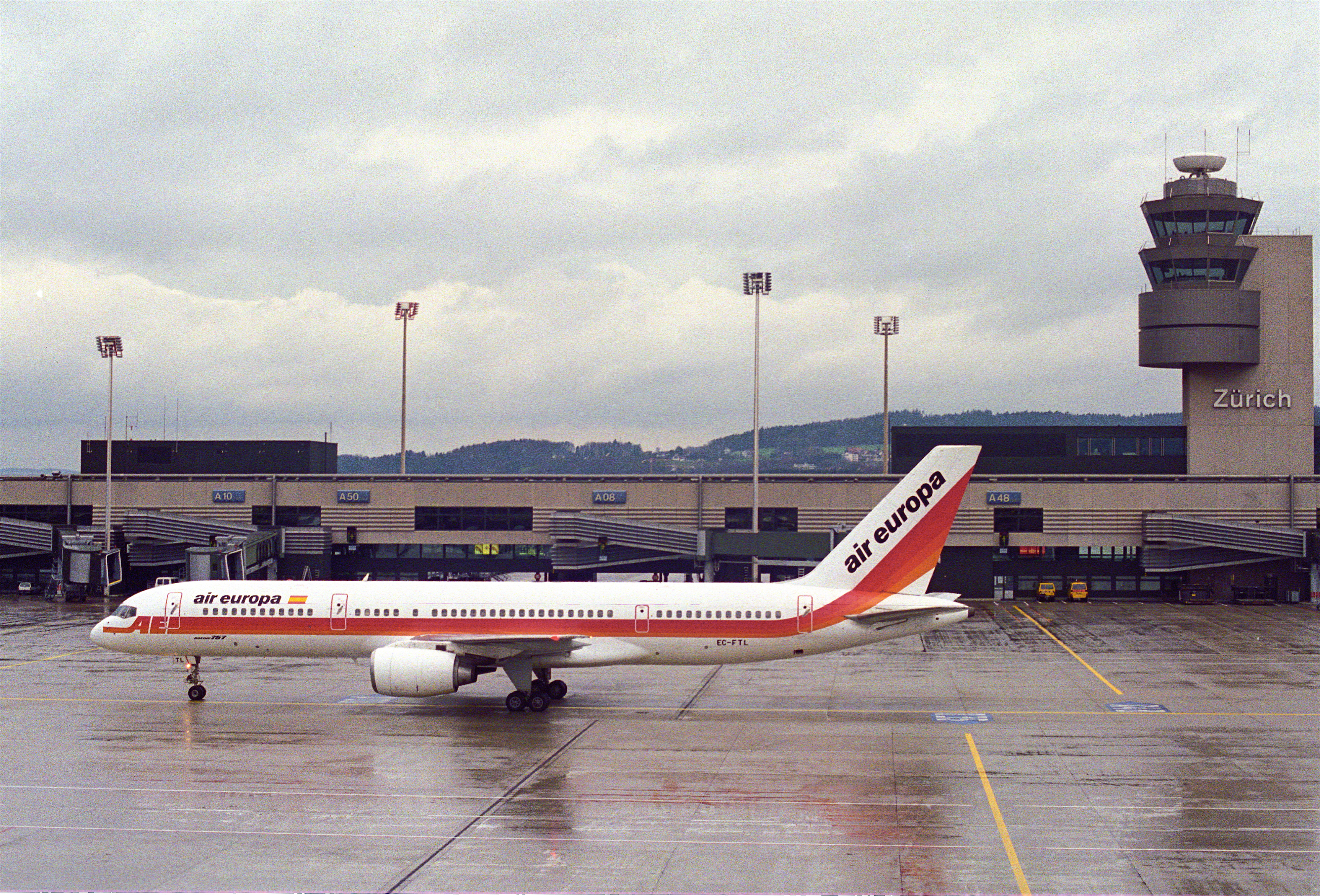 Air Europa Boeing 757; EC-FTL@ZRH;10.12.1994 (4906216984)