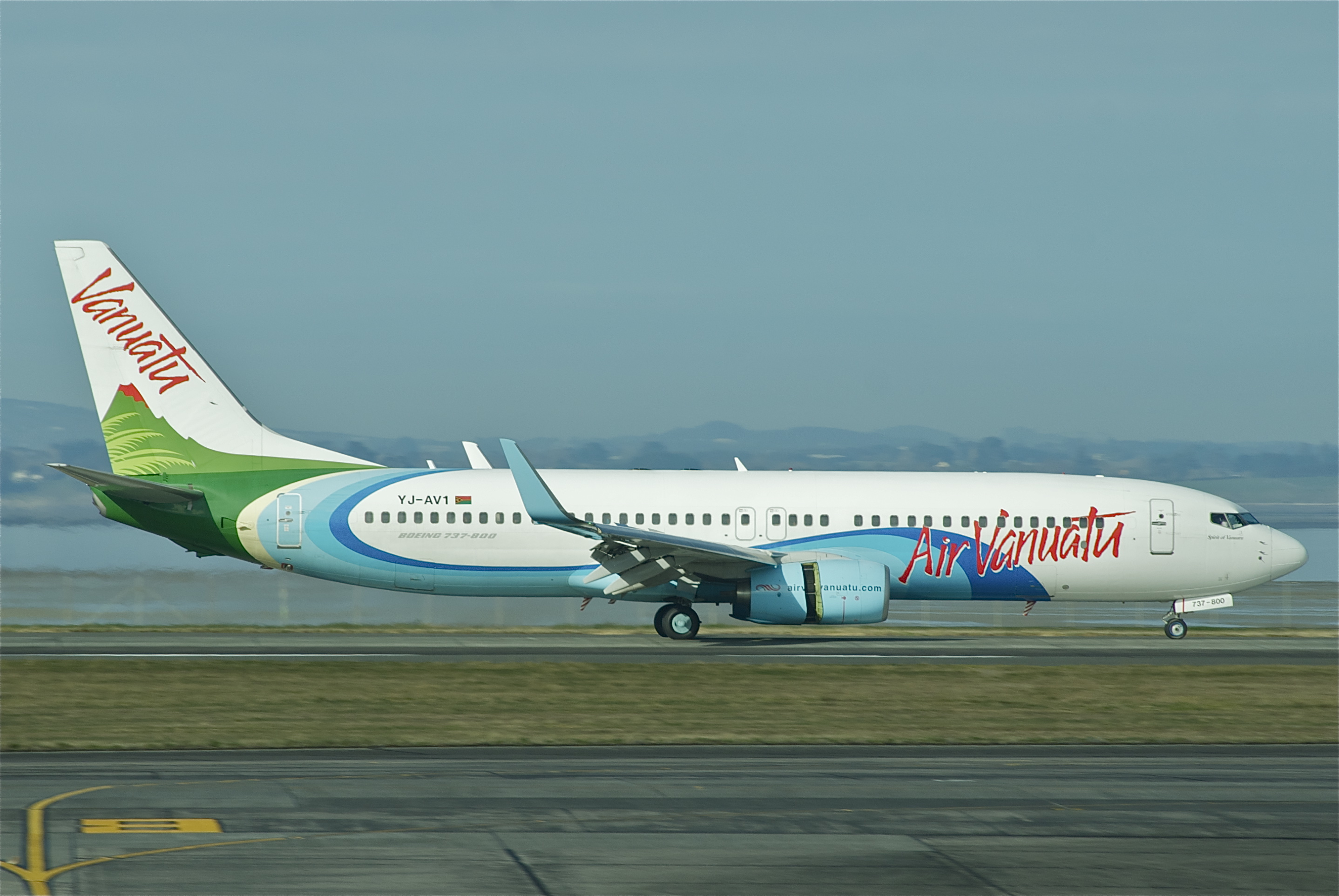 Air Vanuatu Boeing 737-800; YJ-AV1@AKL;11.07.2012 662bh (7840669464)