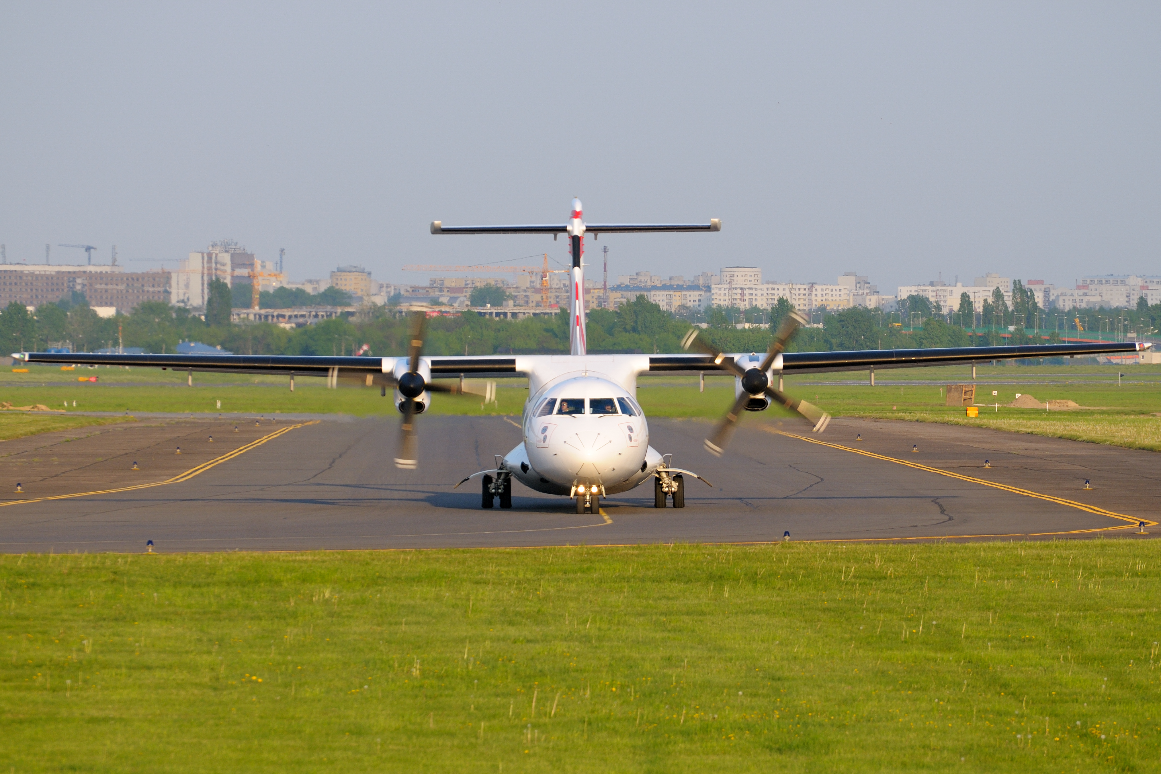 ATR 72-202 SP-LFB EuroLOT (3514202266)