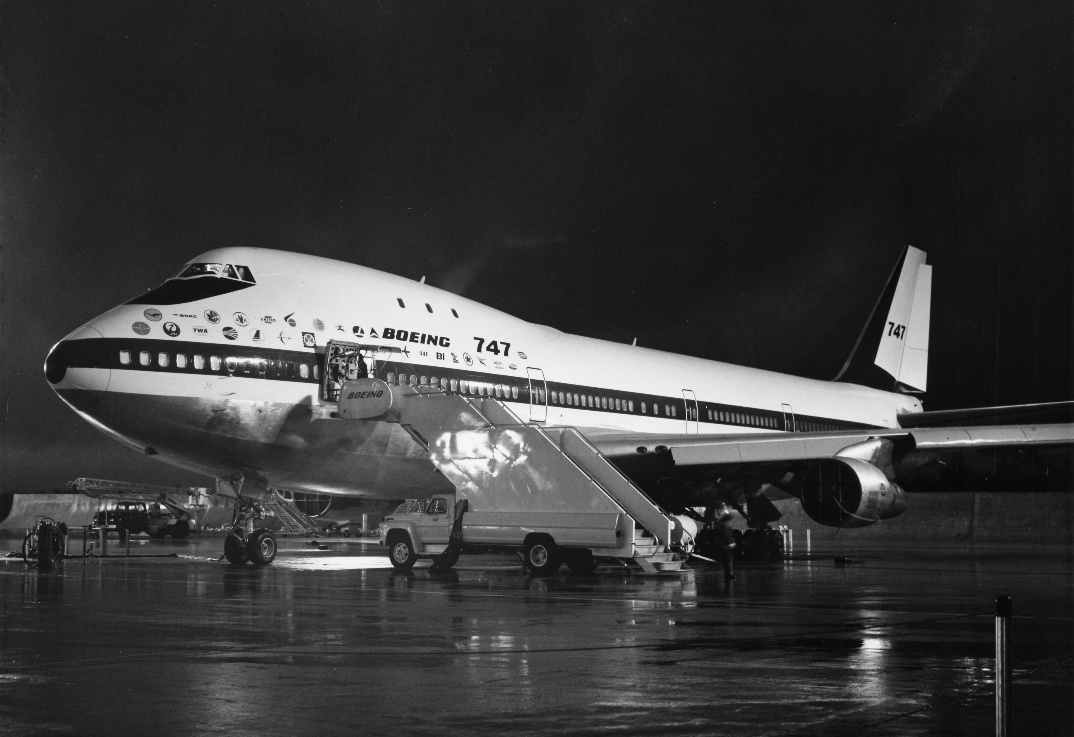 Boeing 747 rollout (1)