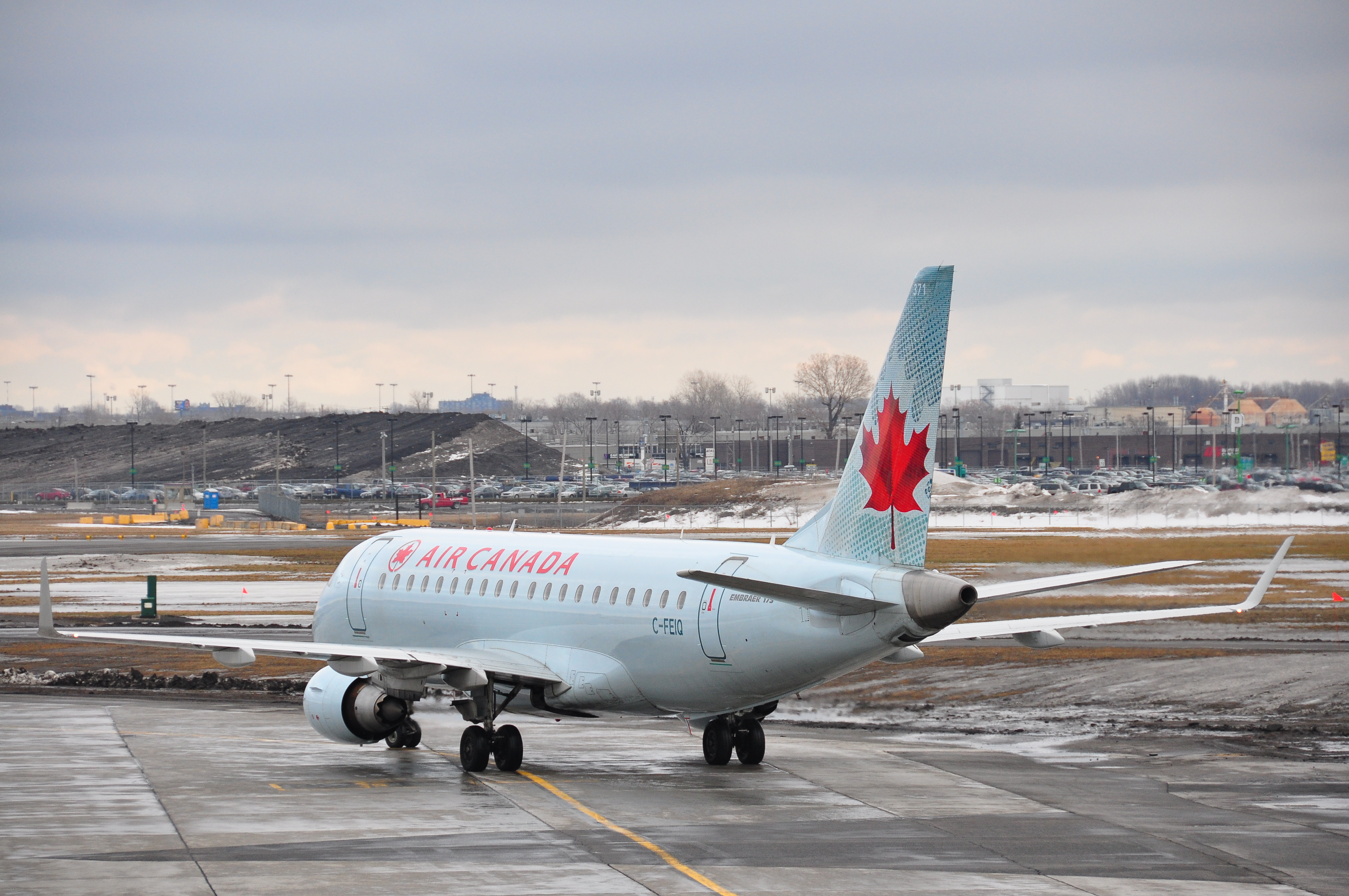 C-FEIQ Air Canada Embraer 175 (4485098507) (2)