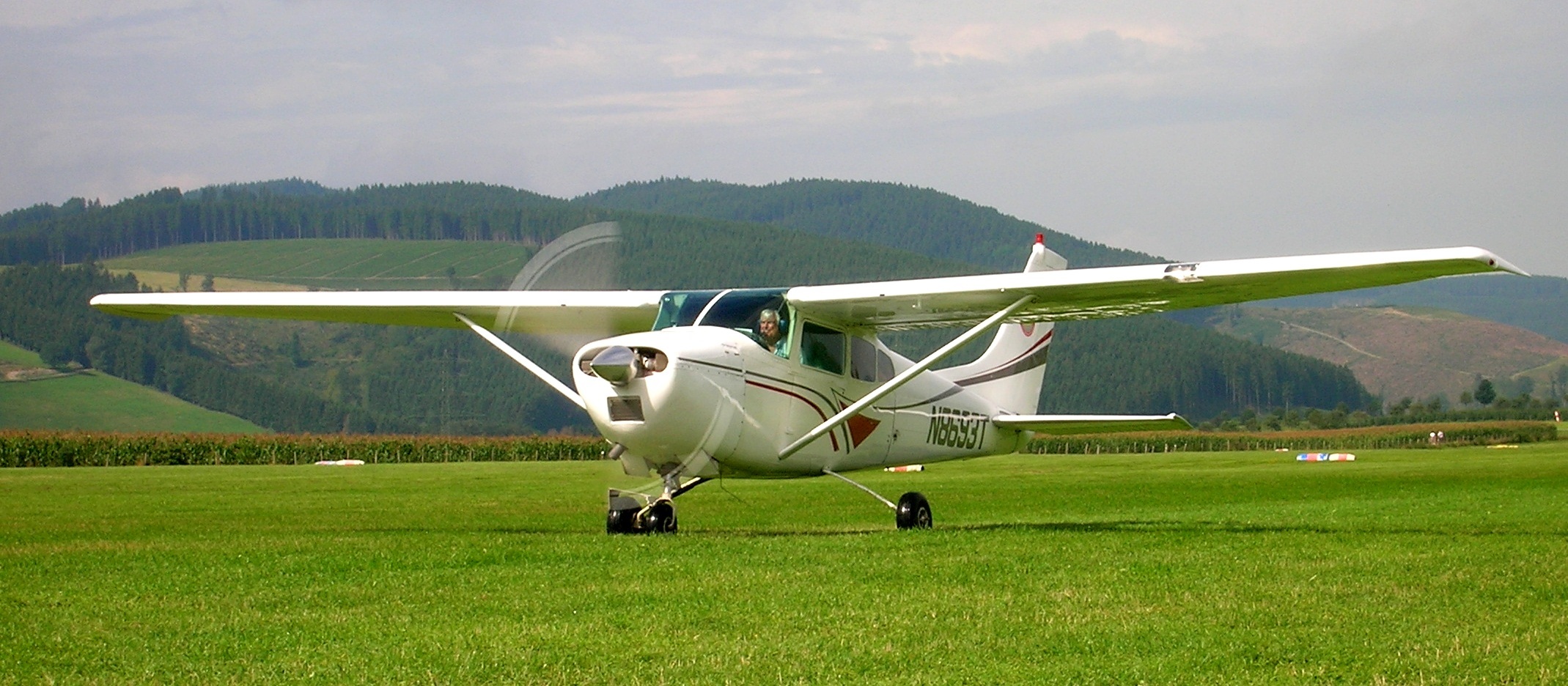 Cessna 182 N 8693T FSC Sauerland