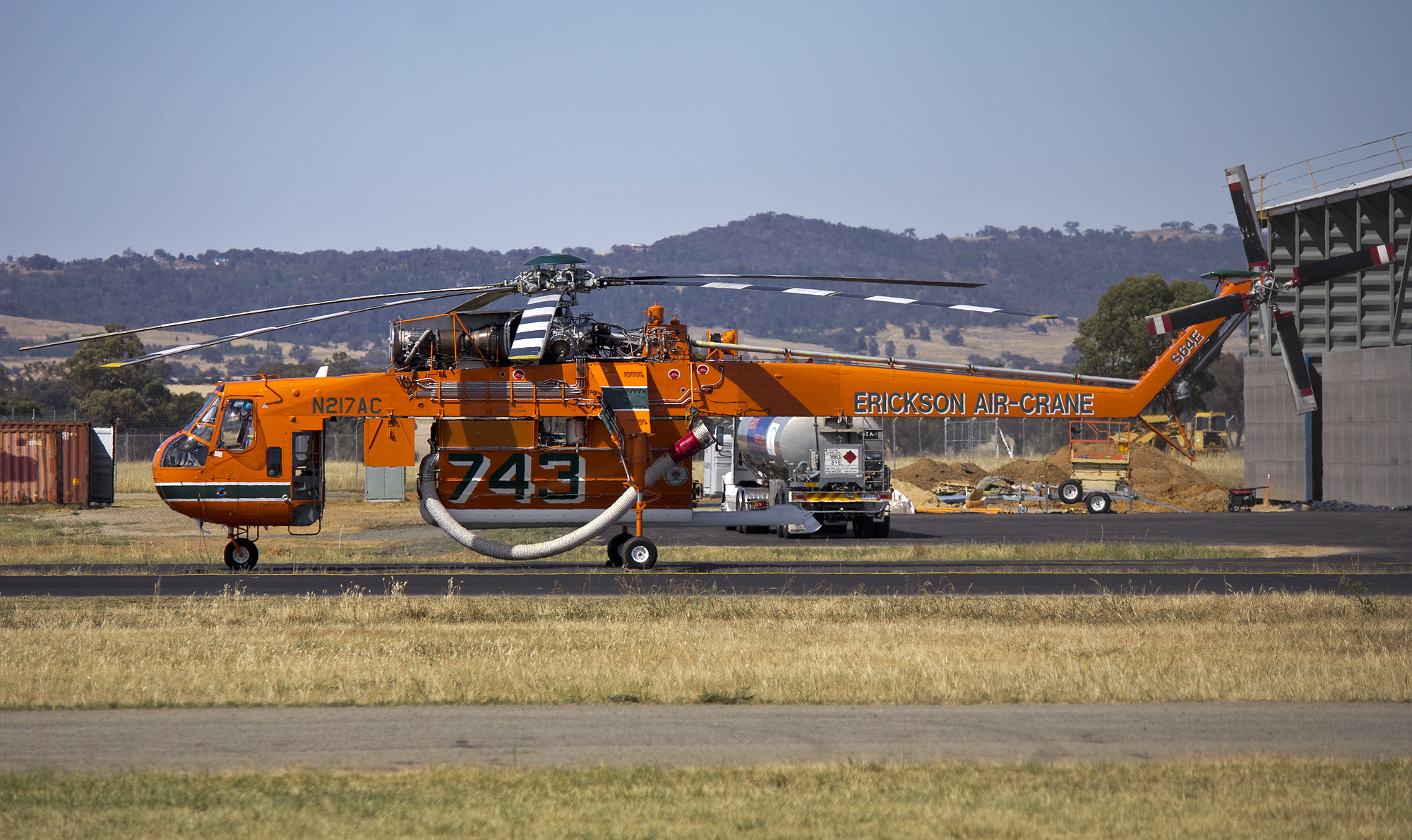 Erickson Air-Crane 'Malcolm' at Wagga Wagga Airport