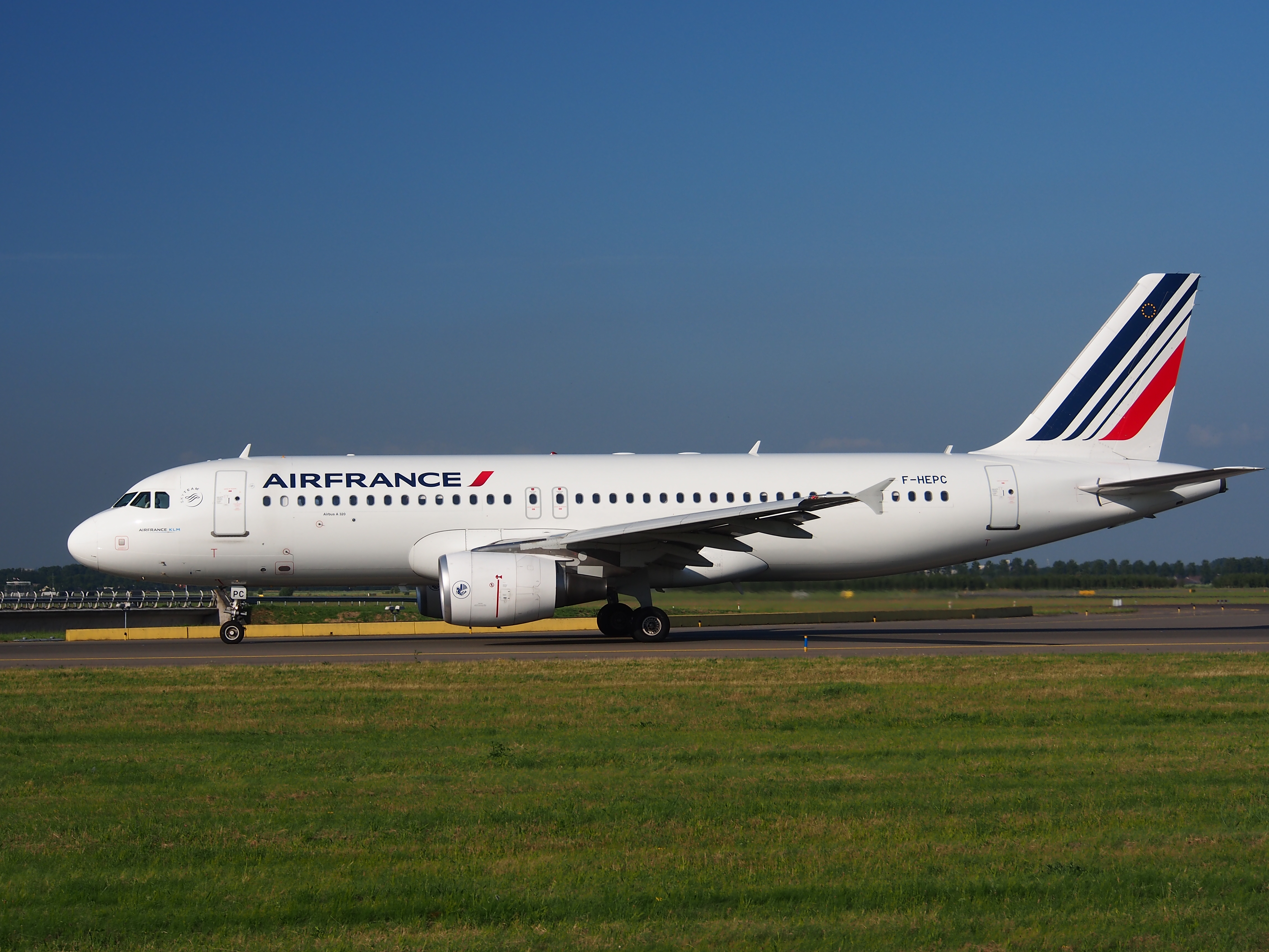F-HEPC Air France Airbus A320-214 - cn 4267 taxiing 15july2013 pic-004