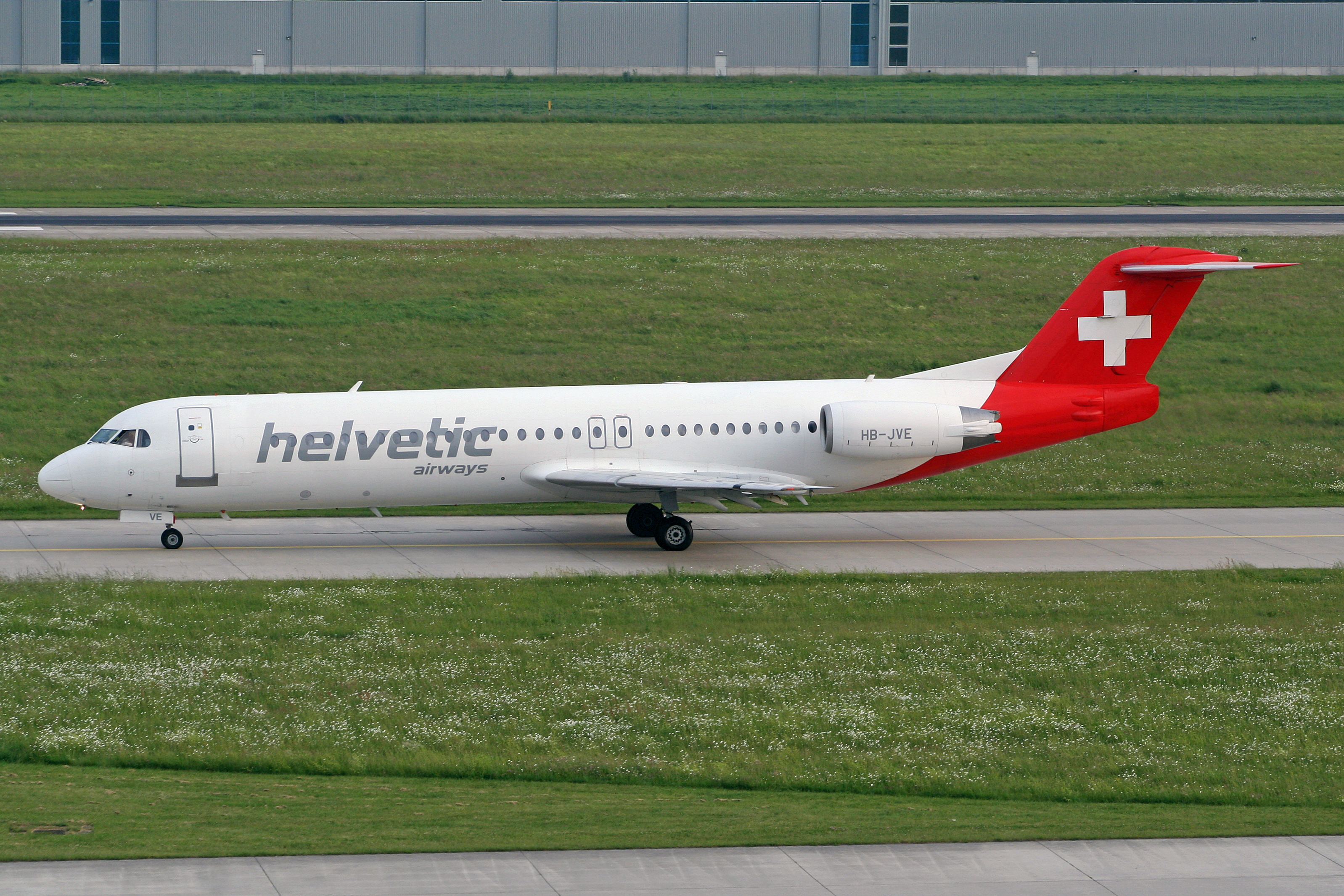 Fokker F100 Helvetic Airways HB-JVE
