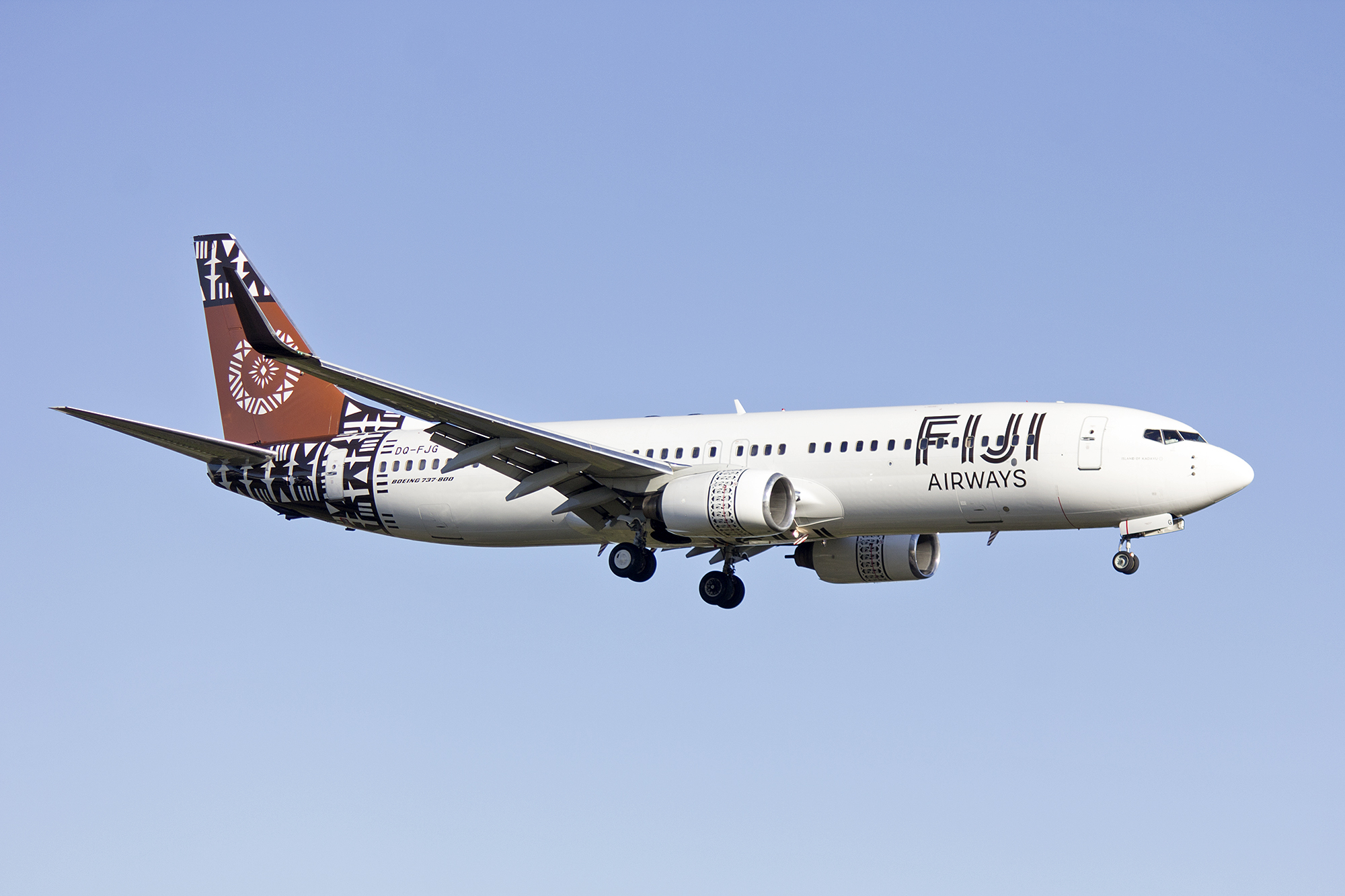 Fuji Airways (DQ-FJG) Boeing 737-8X2(WL) on approach to runway 25 at Sydney Airport