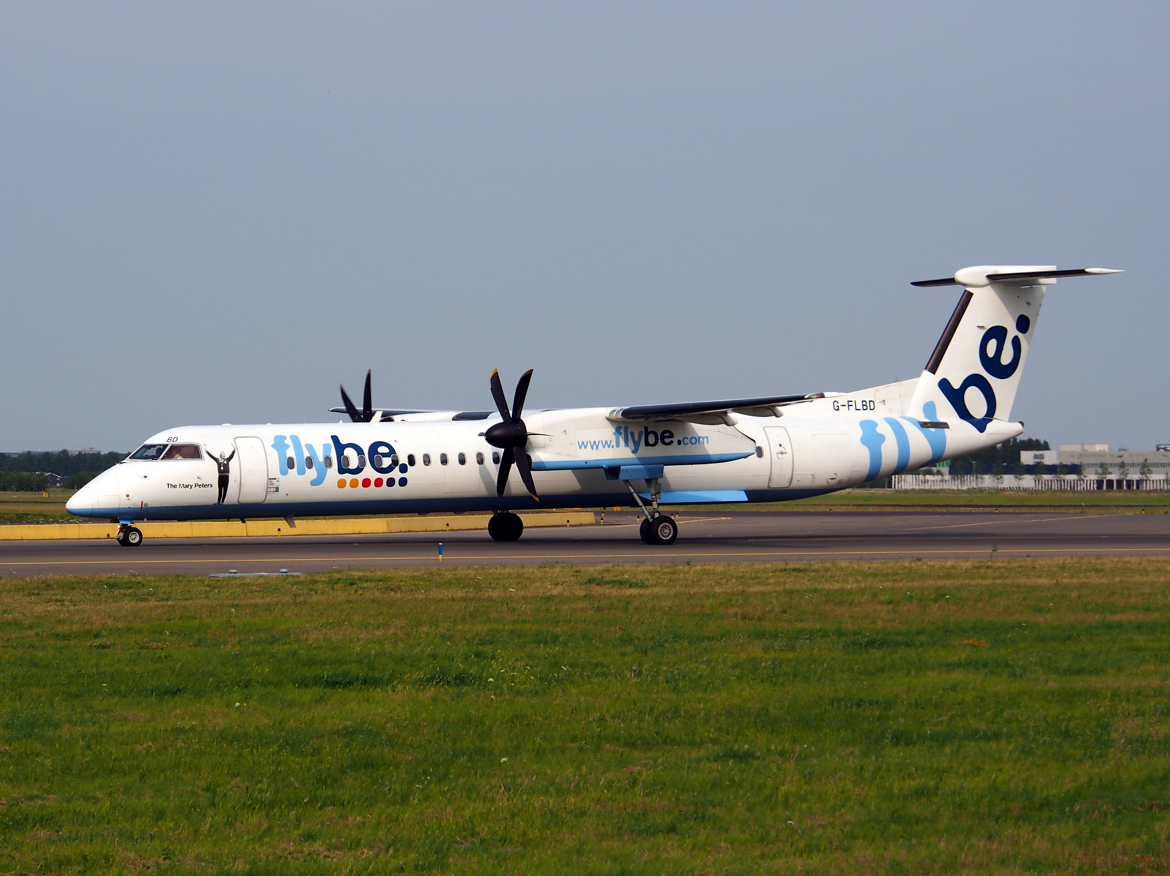 G-FLBD Flybe De Havilland Canada DHC-8-402Q Dash 8 - cn 4259, taxiing 22july2013 pic-002