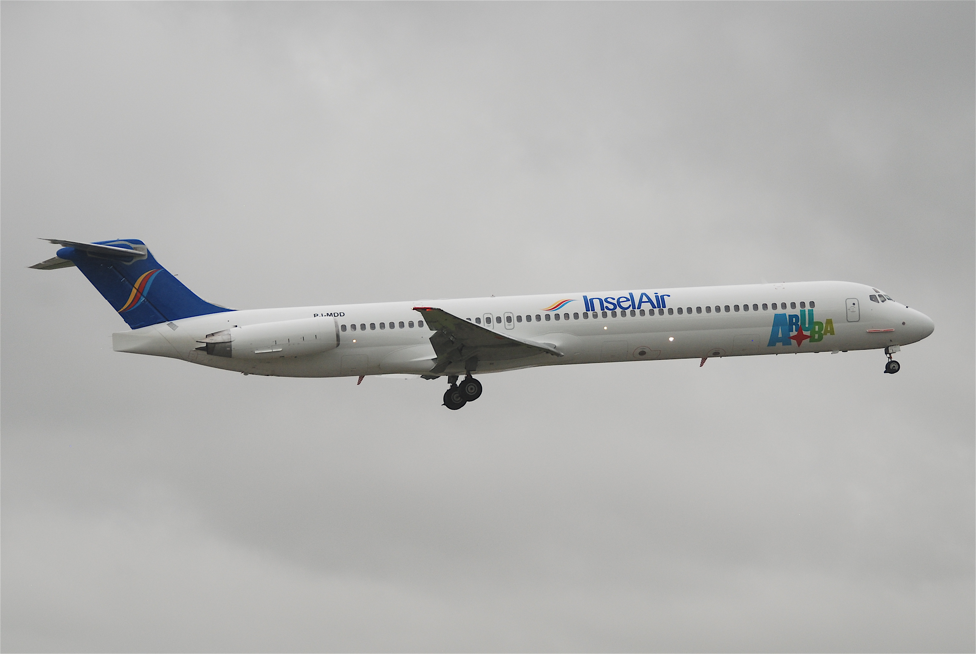 Insel Air Aruba MD-82; PJ-MDD@MIA;17.10.2011 626if (6447162827)