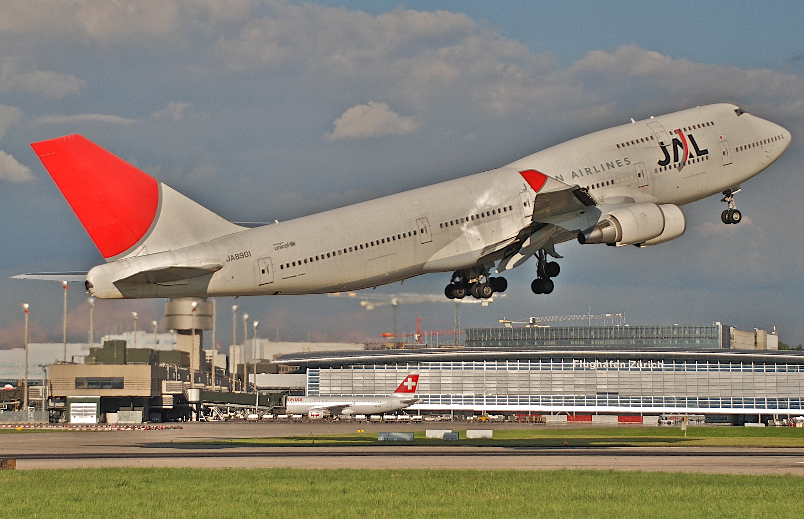 JAL Japan Airlines Boeing 747-400; JA8901@ZRH;30.07.2007 484bo (7209380426)