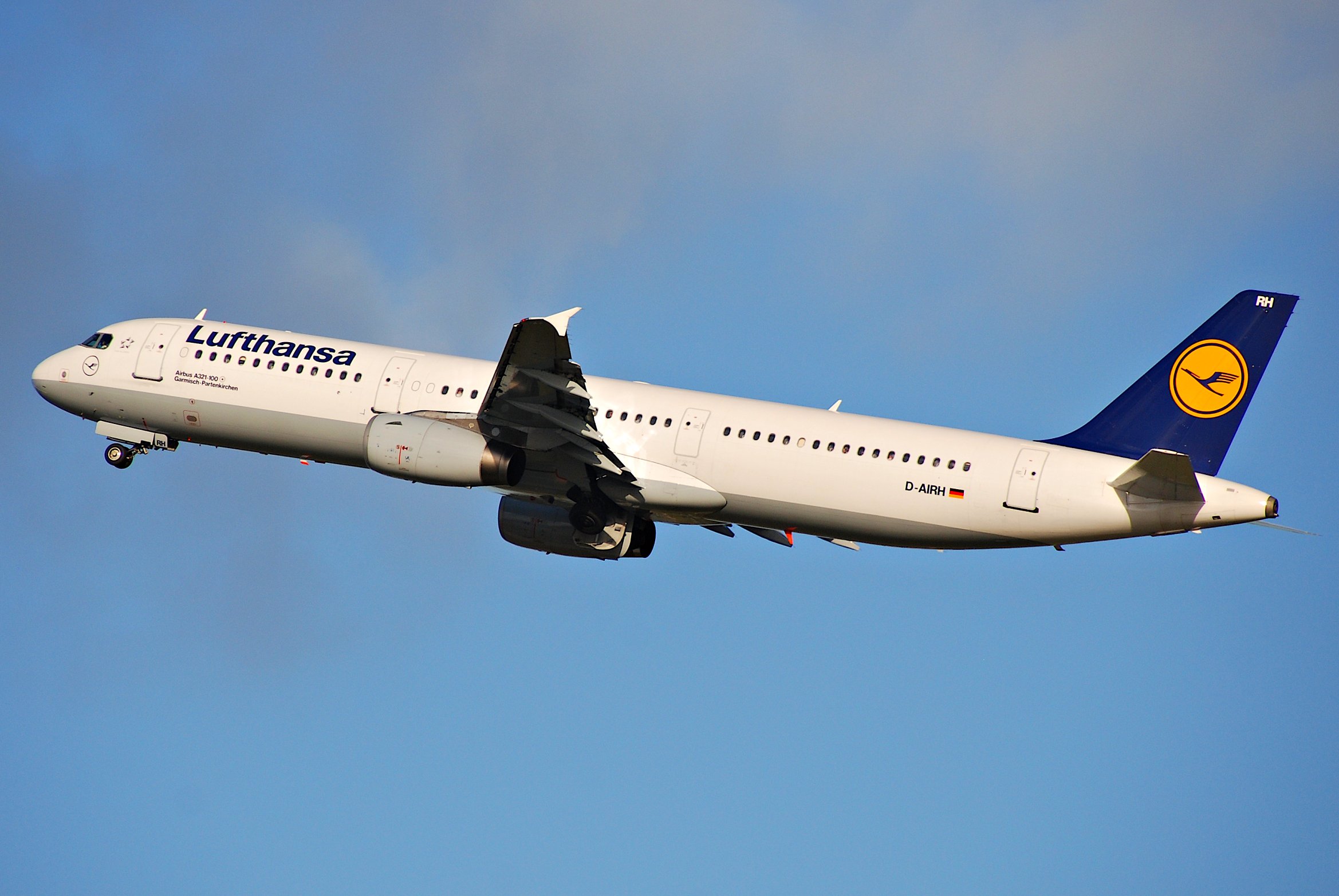 Lufthansa Airbus A321-131, D-AIRH@DUS,13.10.2009-558cm - Flickr - Aero Icarus