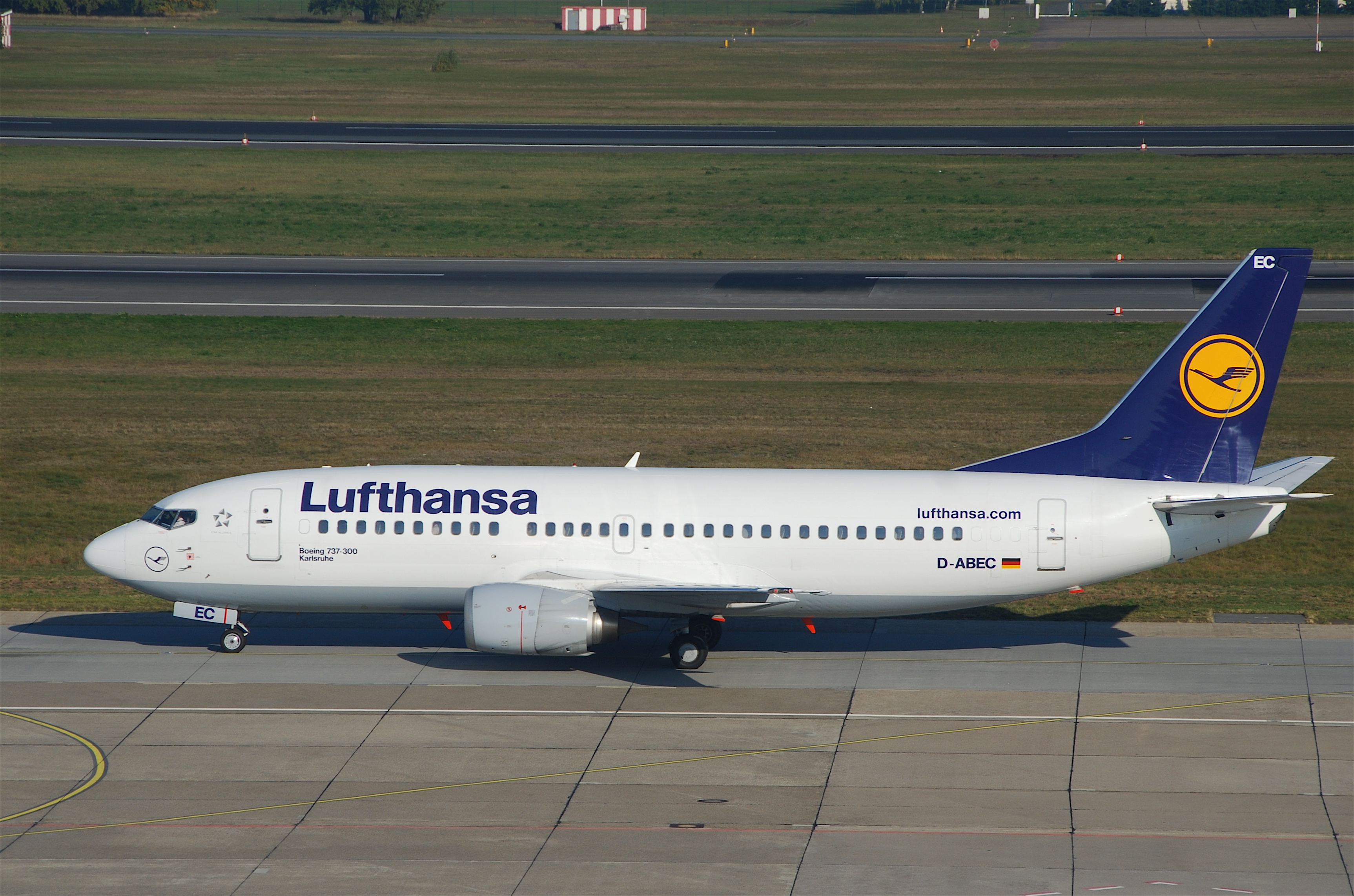 Lufthansa Boeing 737-300; D-ABEC@TXL;18.10.2010 588ar (5094491759)